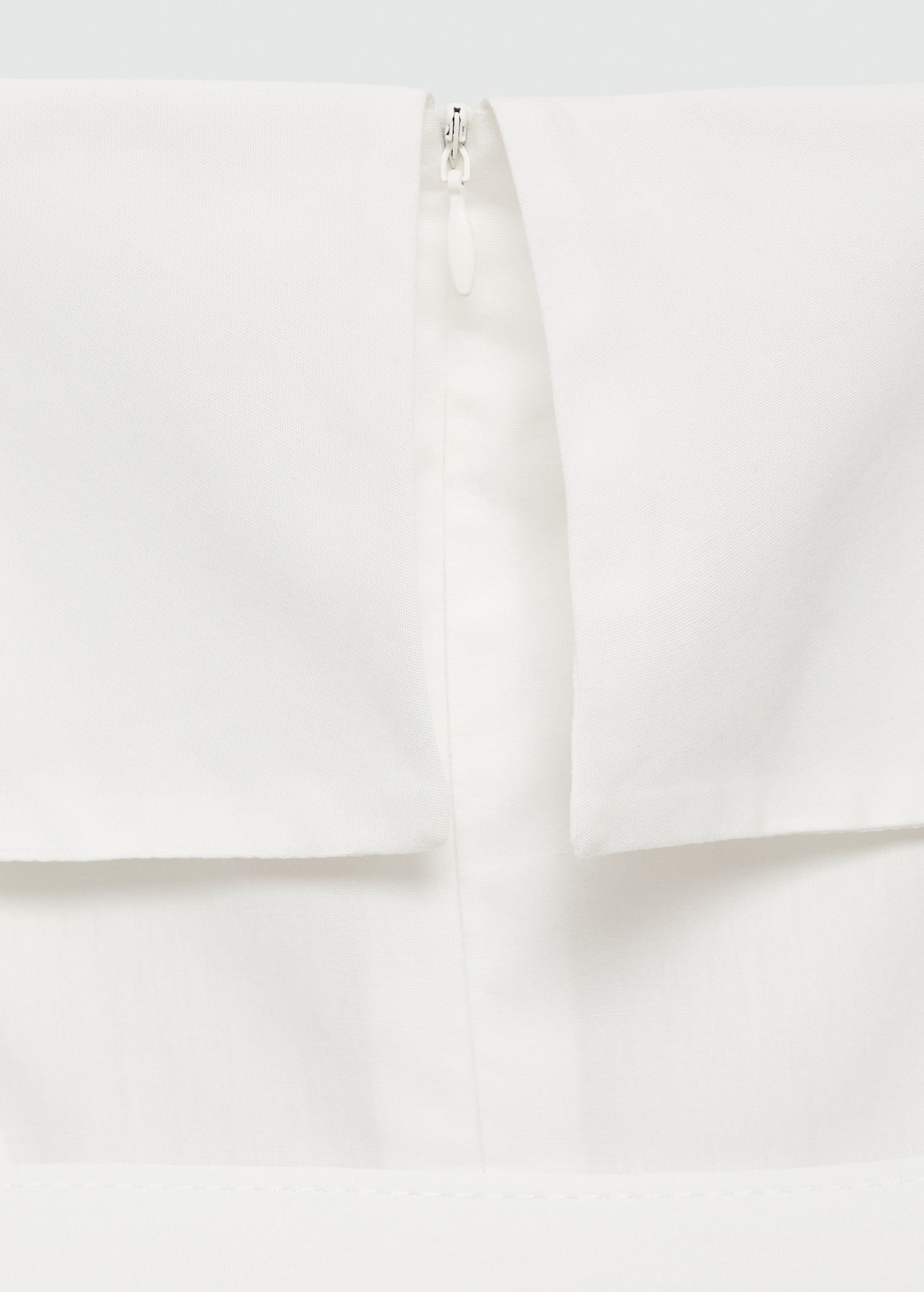 Dress with a belted neckline - Details of the article 0