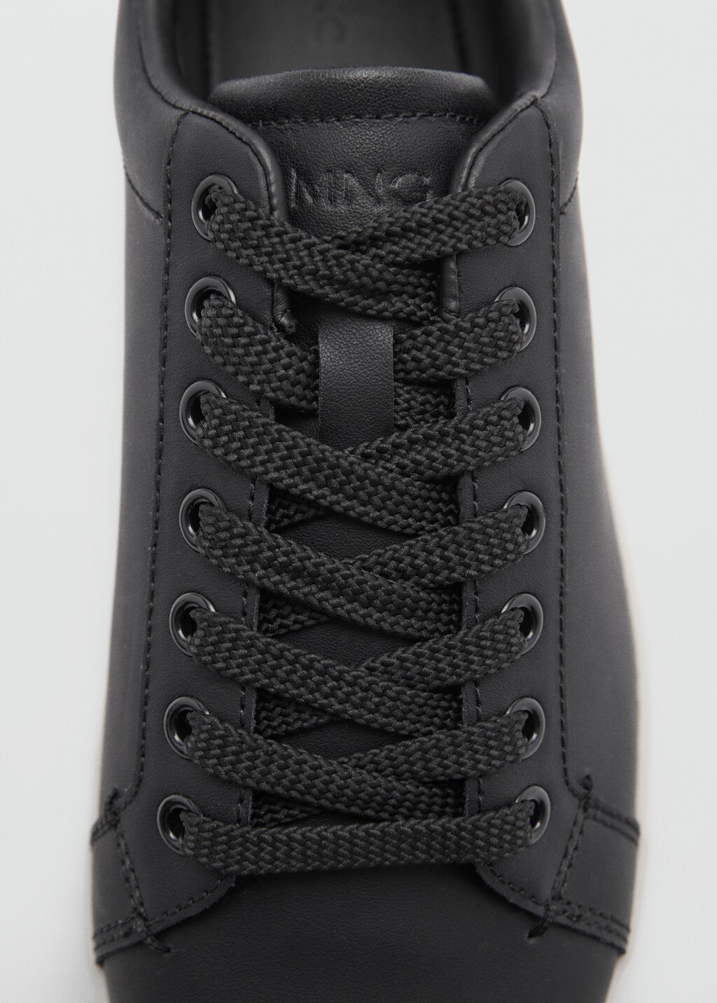 Contrast sole leather sport shoes Men MNG Australia