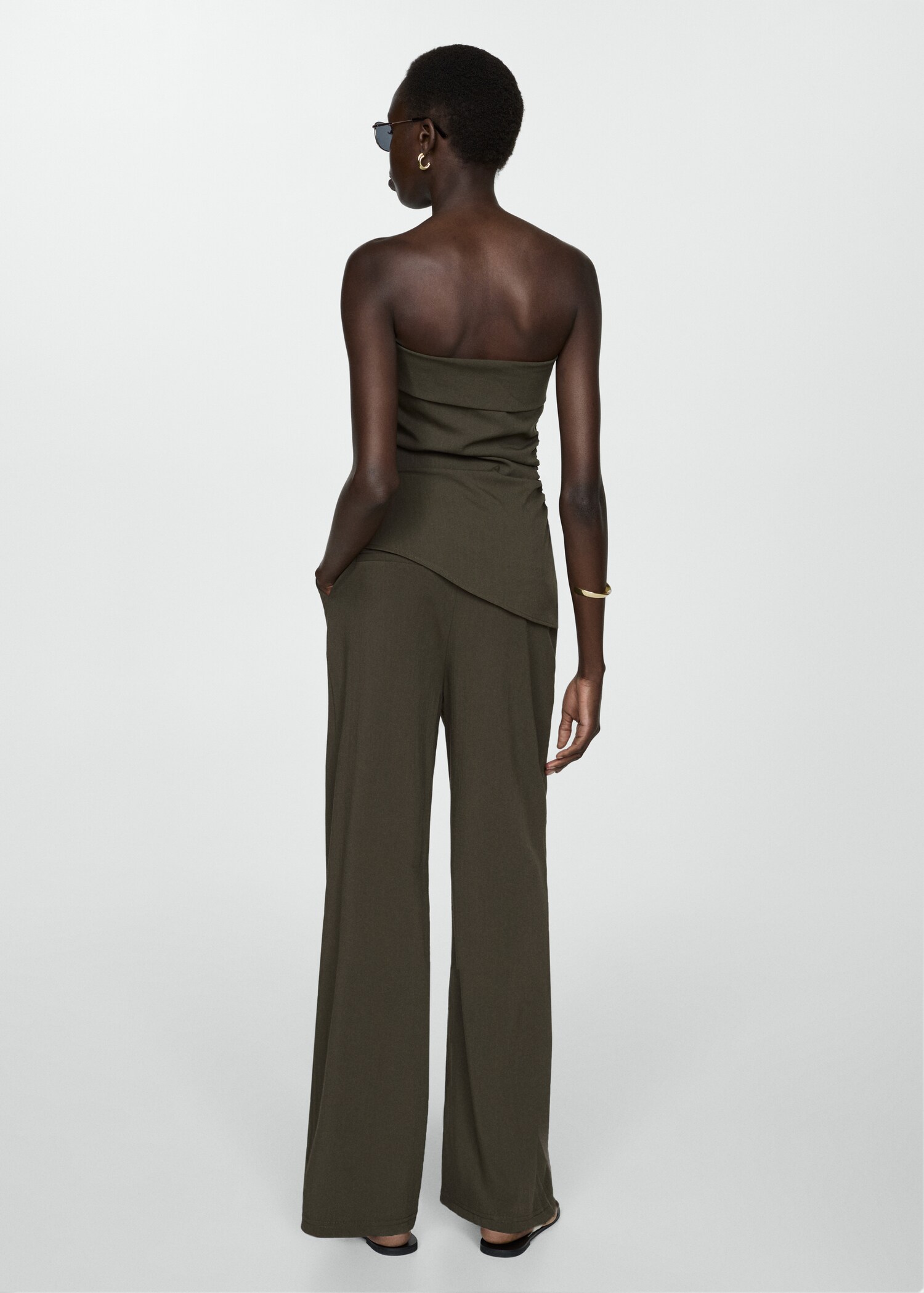 Straight-fit trousers with elastic waist - Reverse of the article