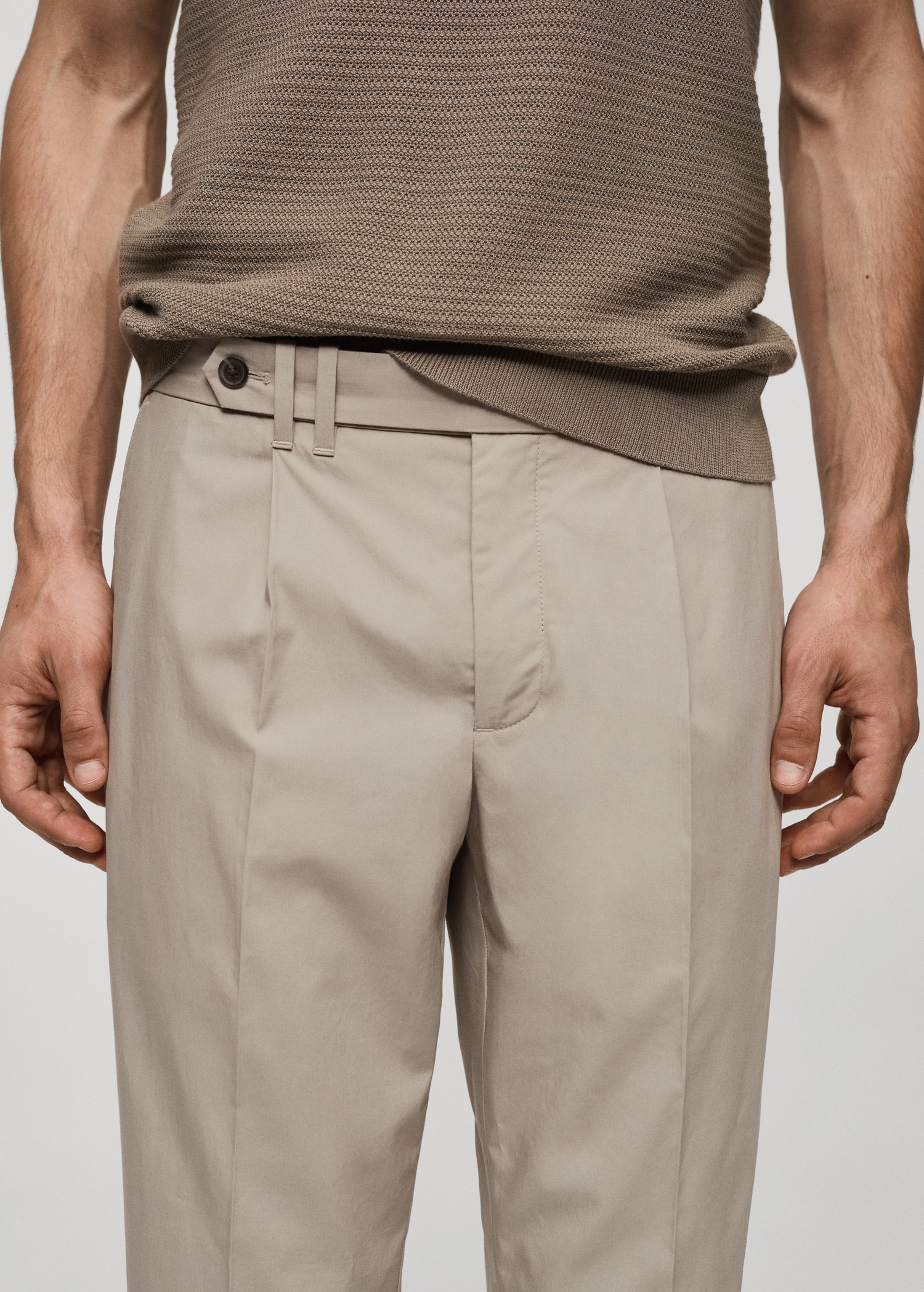 Slim-Fit-Bundfaltenhose aus Lyocell - Detail des Artikels 1