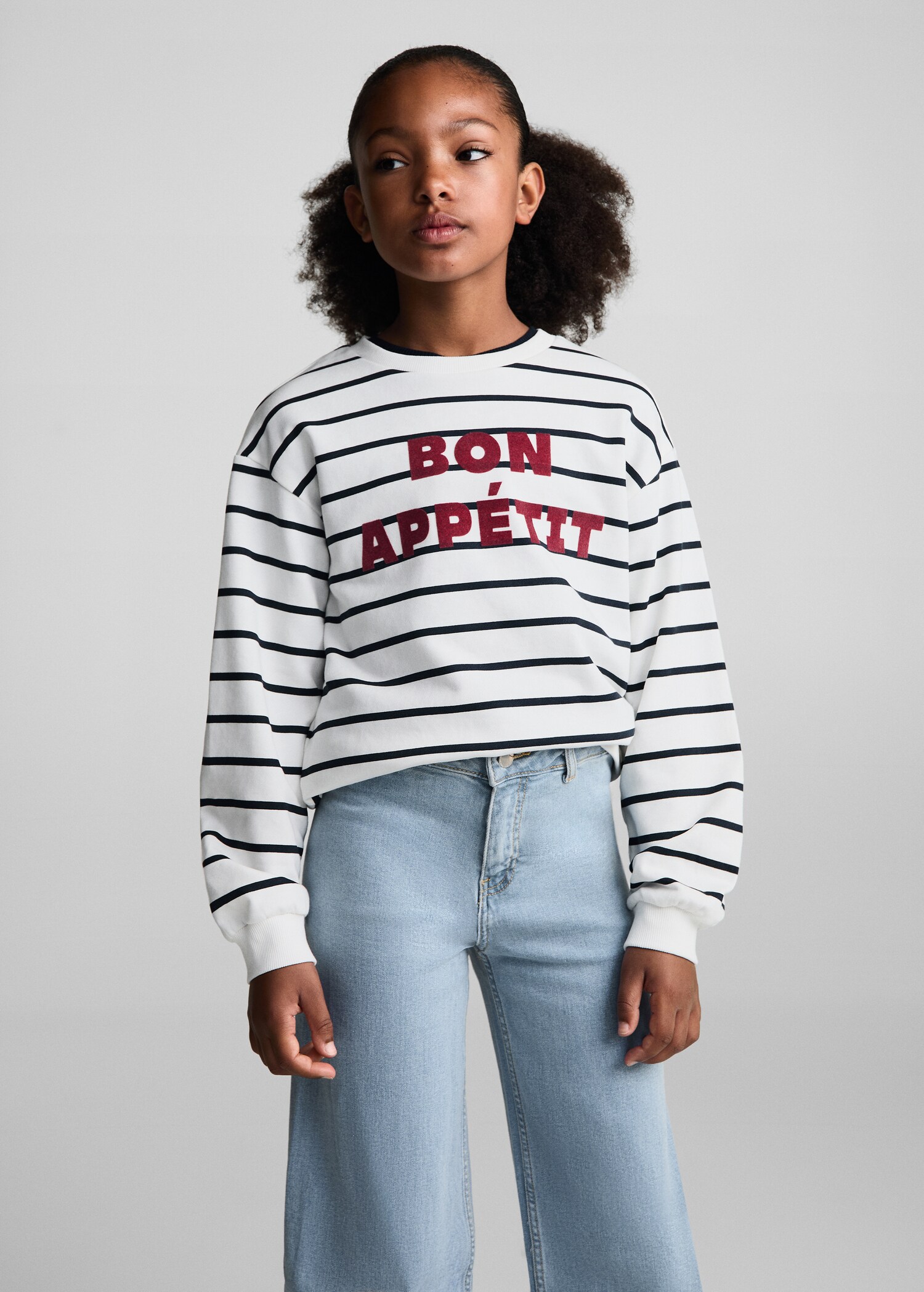 Jeans culotte bajo deshilachado - Plano medio