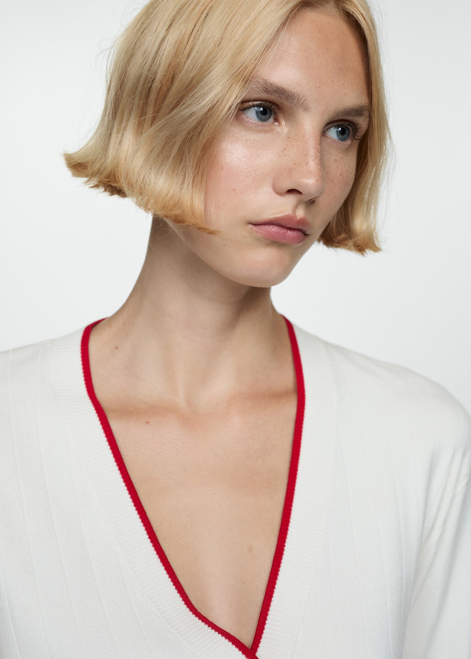 Cardigan with contrasting trims - Details of the article 1