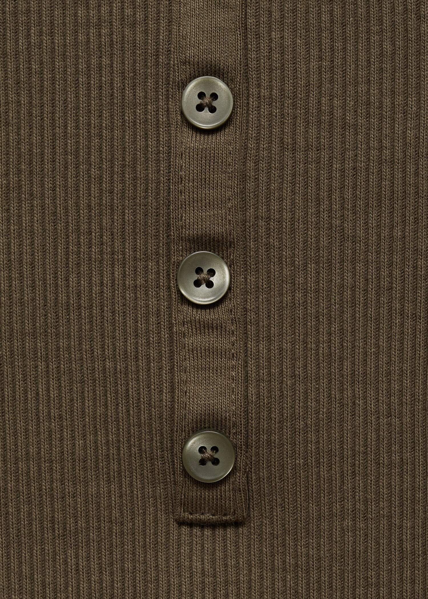 Top with straps and buttons - Details of the article 8