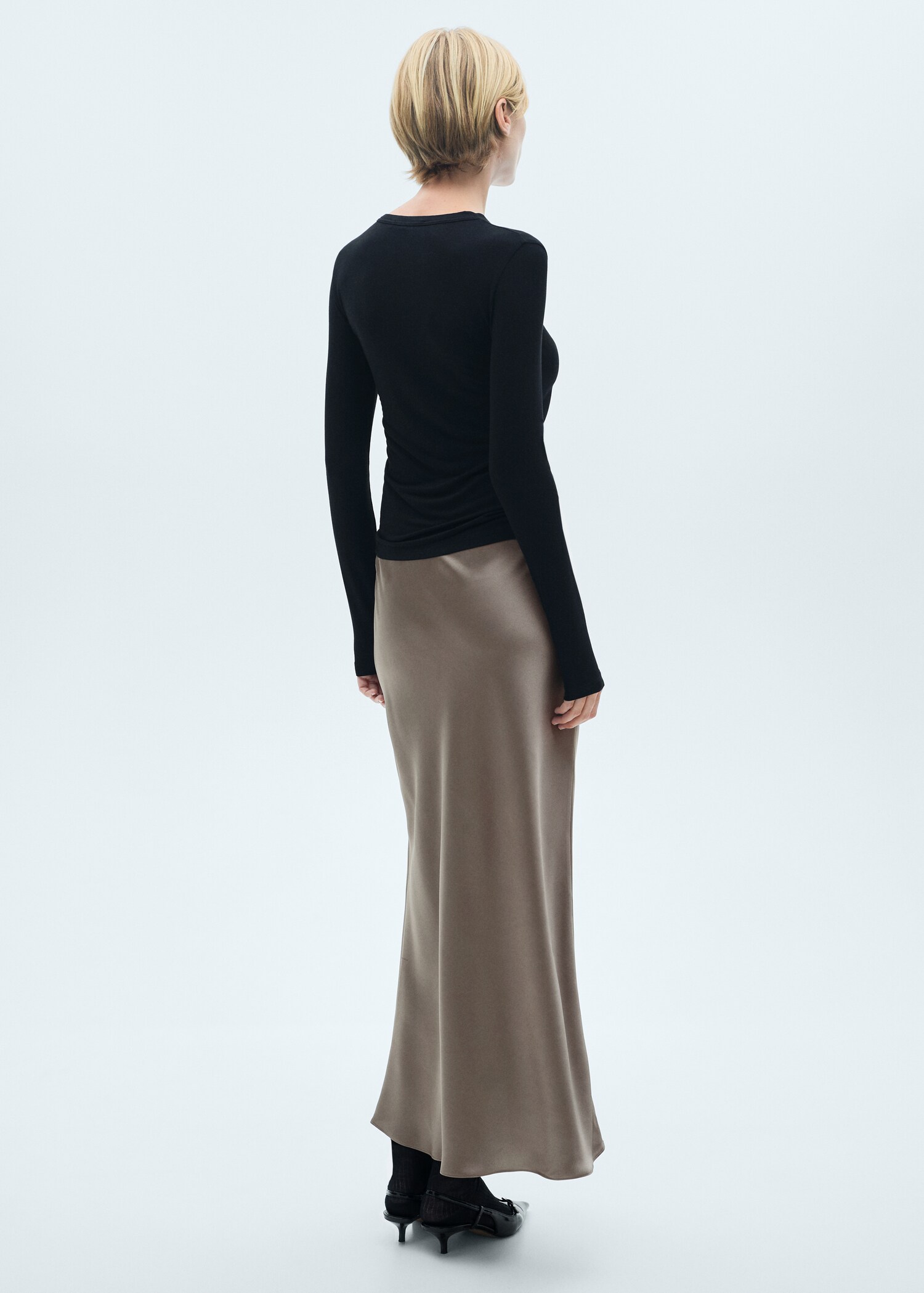 Satin long skirt - Reverse of the article