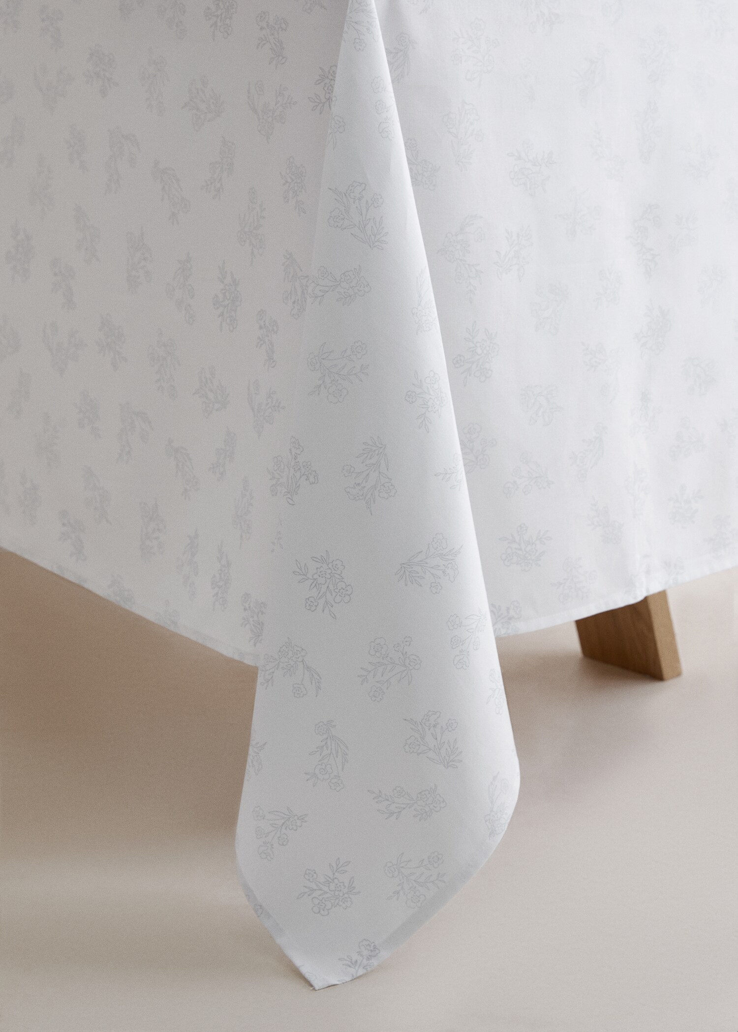 100% cotton table cloth with flower design 170x170cm - Details of the article 8