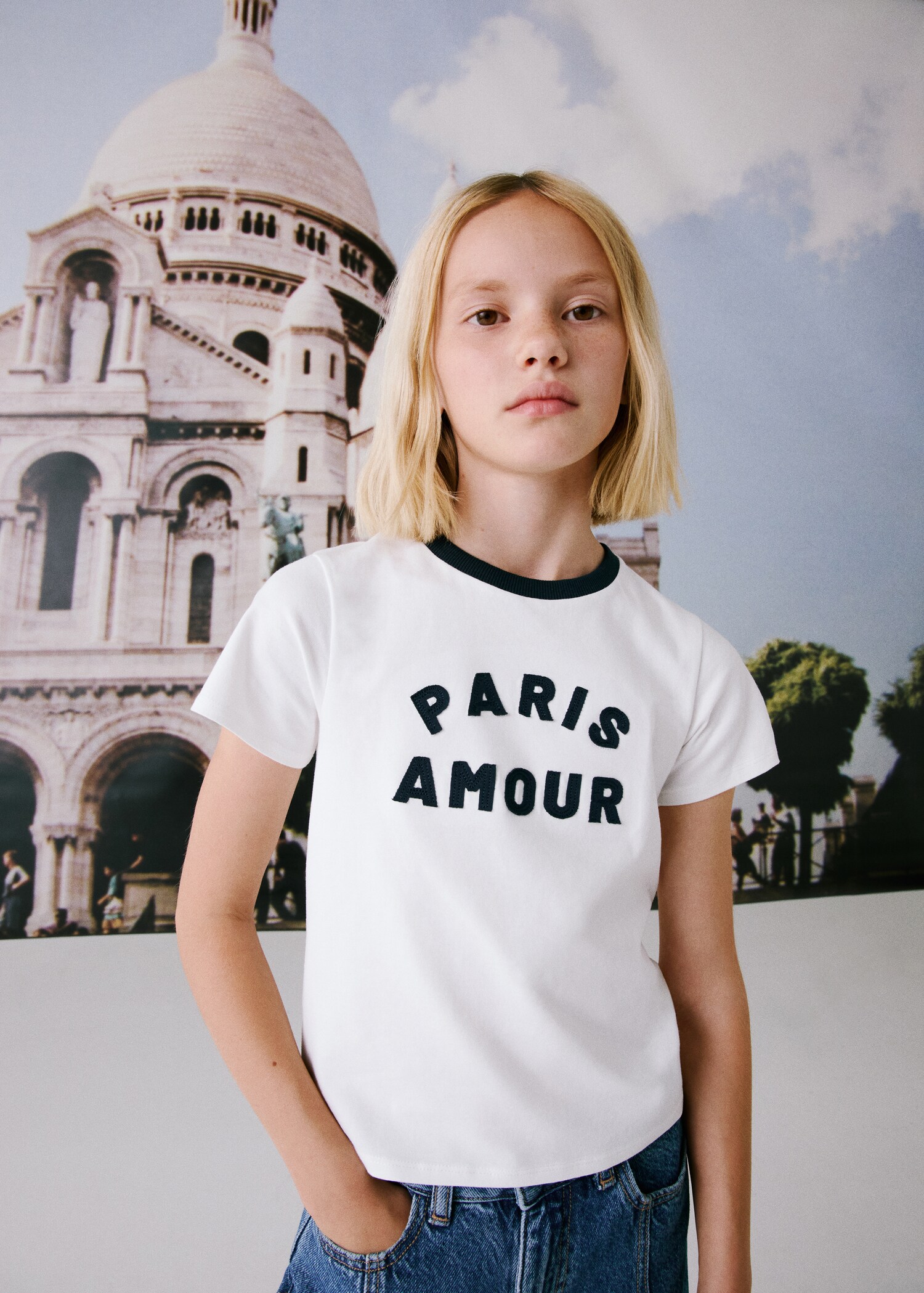 Contrast neck t-shirt - Details of the article 5