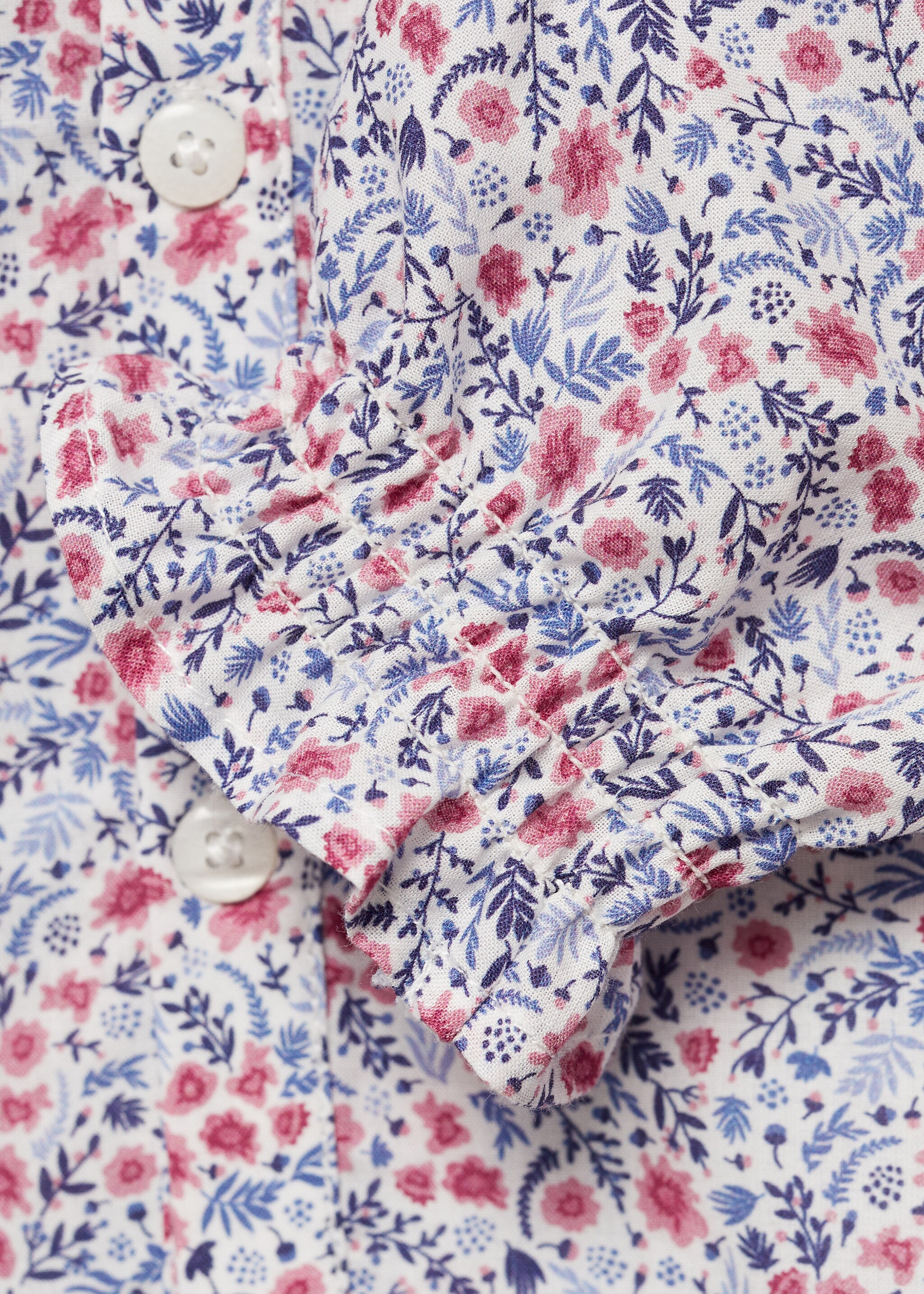 Buttoned printed blouse - Details of the article 0