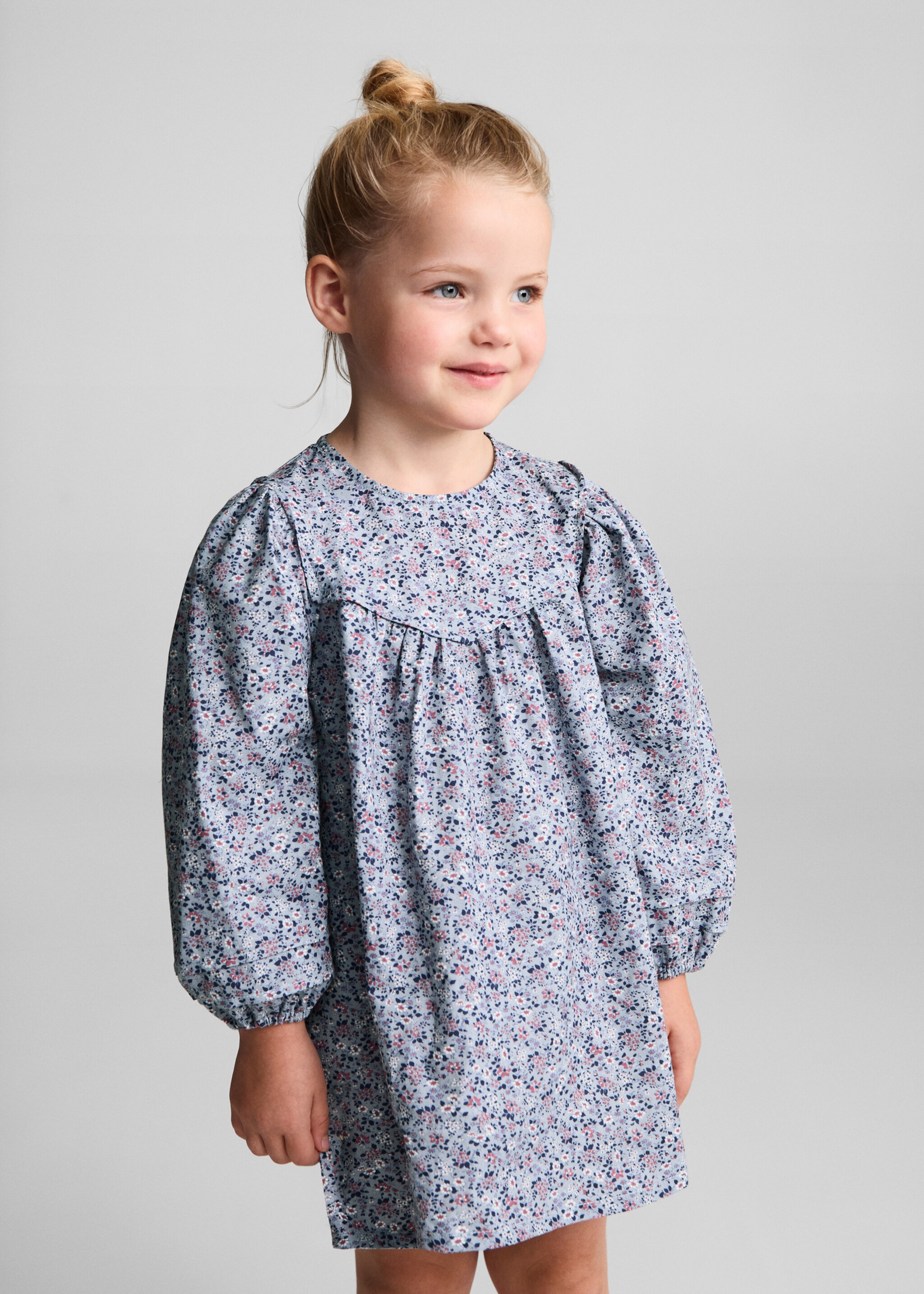 Vestido estampado floral - Plano medio, Azul. Ref: 77053291-00.