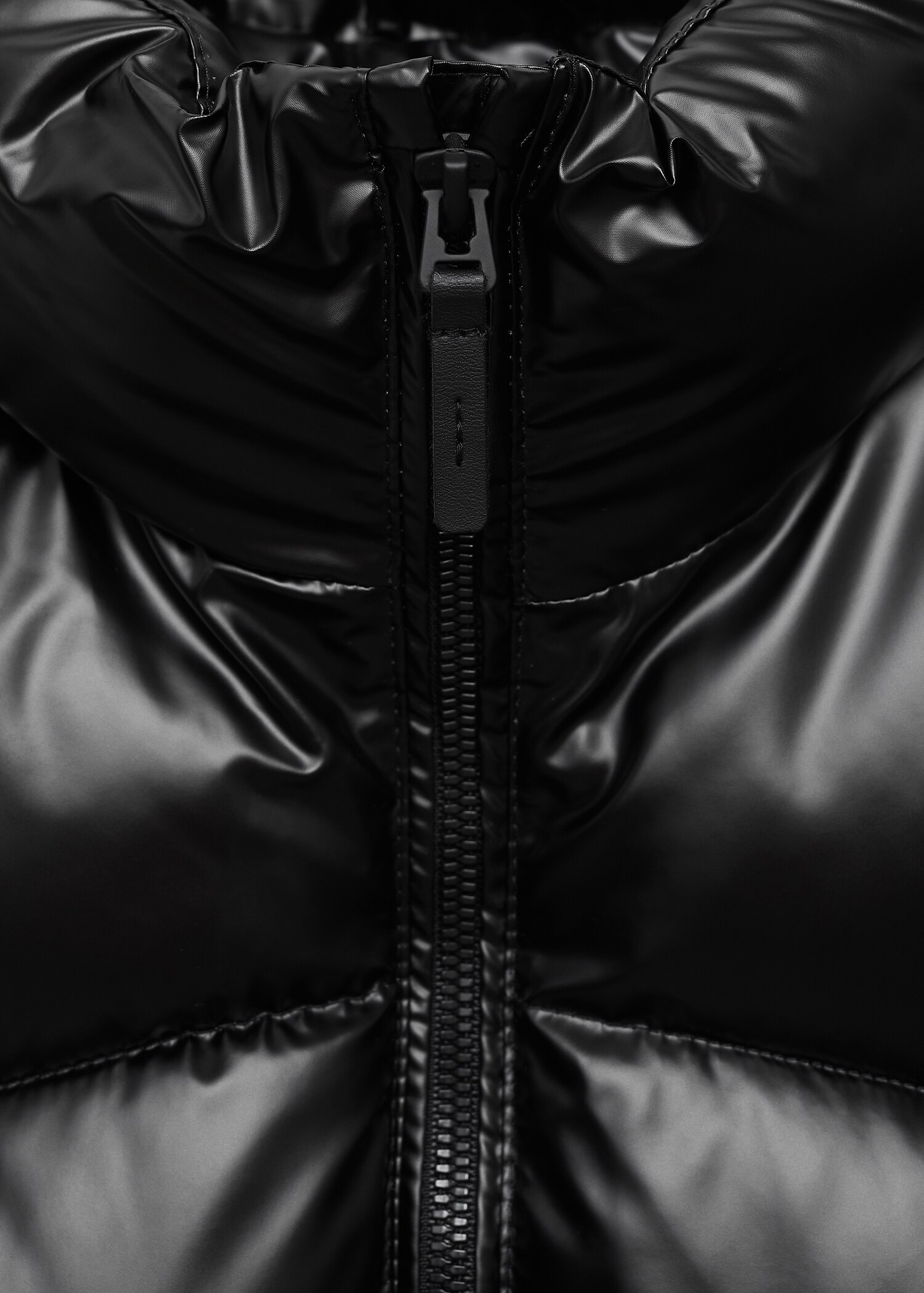 Quilted gilet with pockets - Details of the article 8