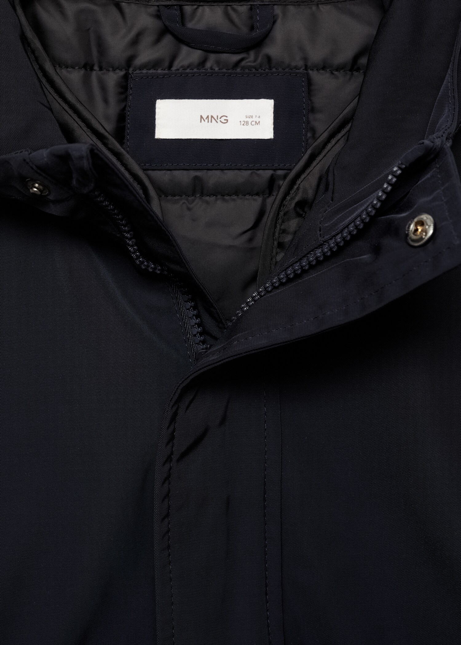Anorak imperméable à capuche - Détail de l'article 8