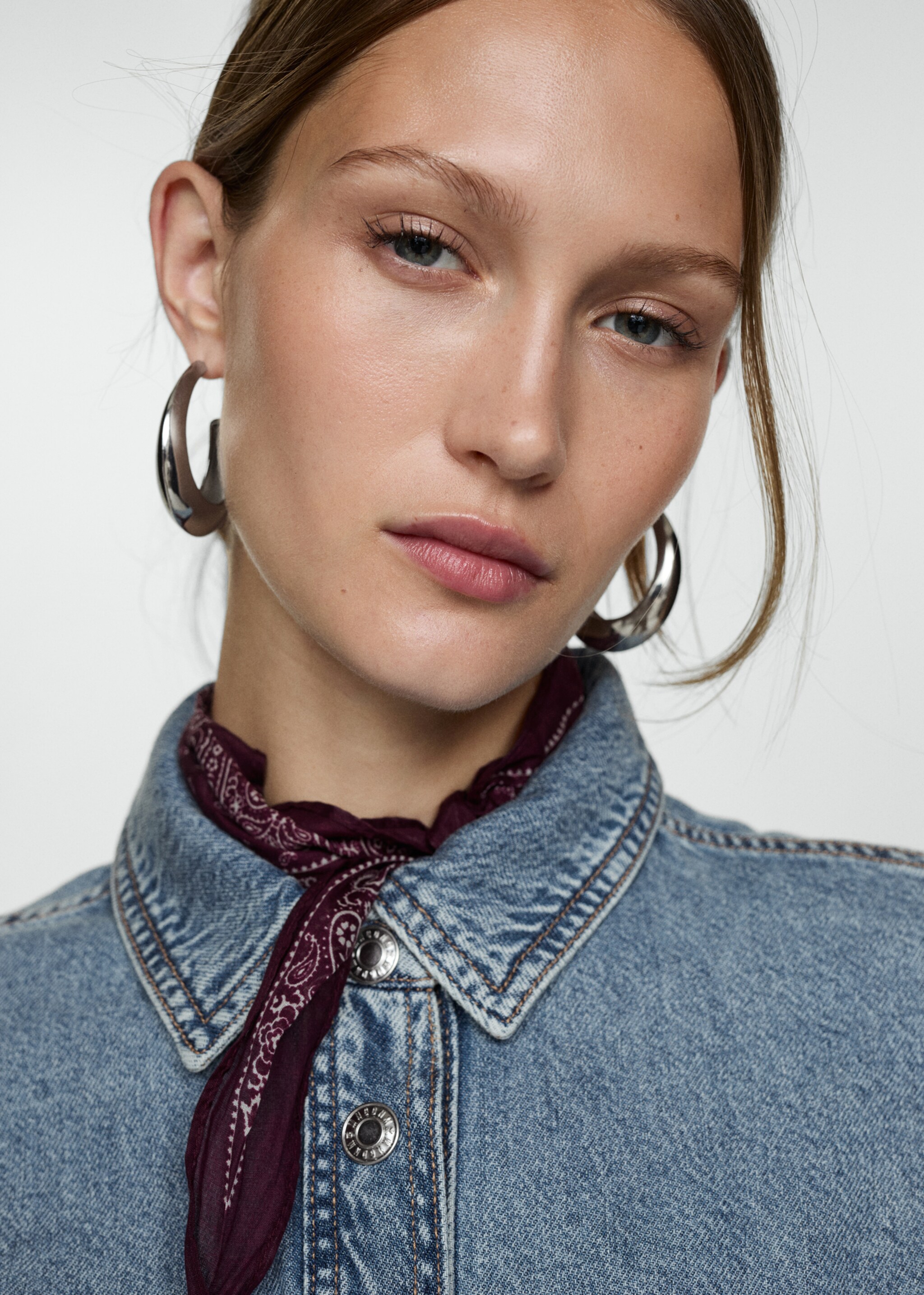 Denim overshirt with frayed hem - Details of the article 1