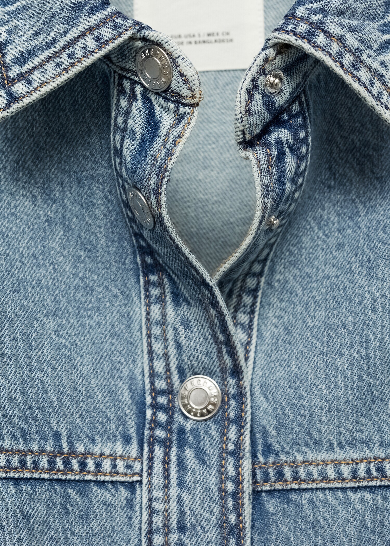 Denim overshirt with frayed hem - Details of the article 8