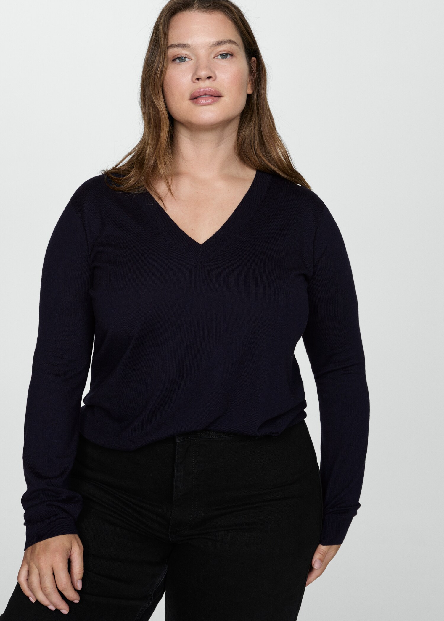 Fine-knit V-neck sweater - Details of the article 5