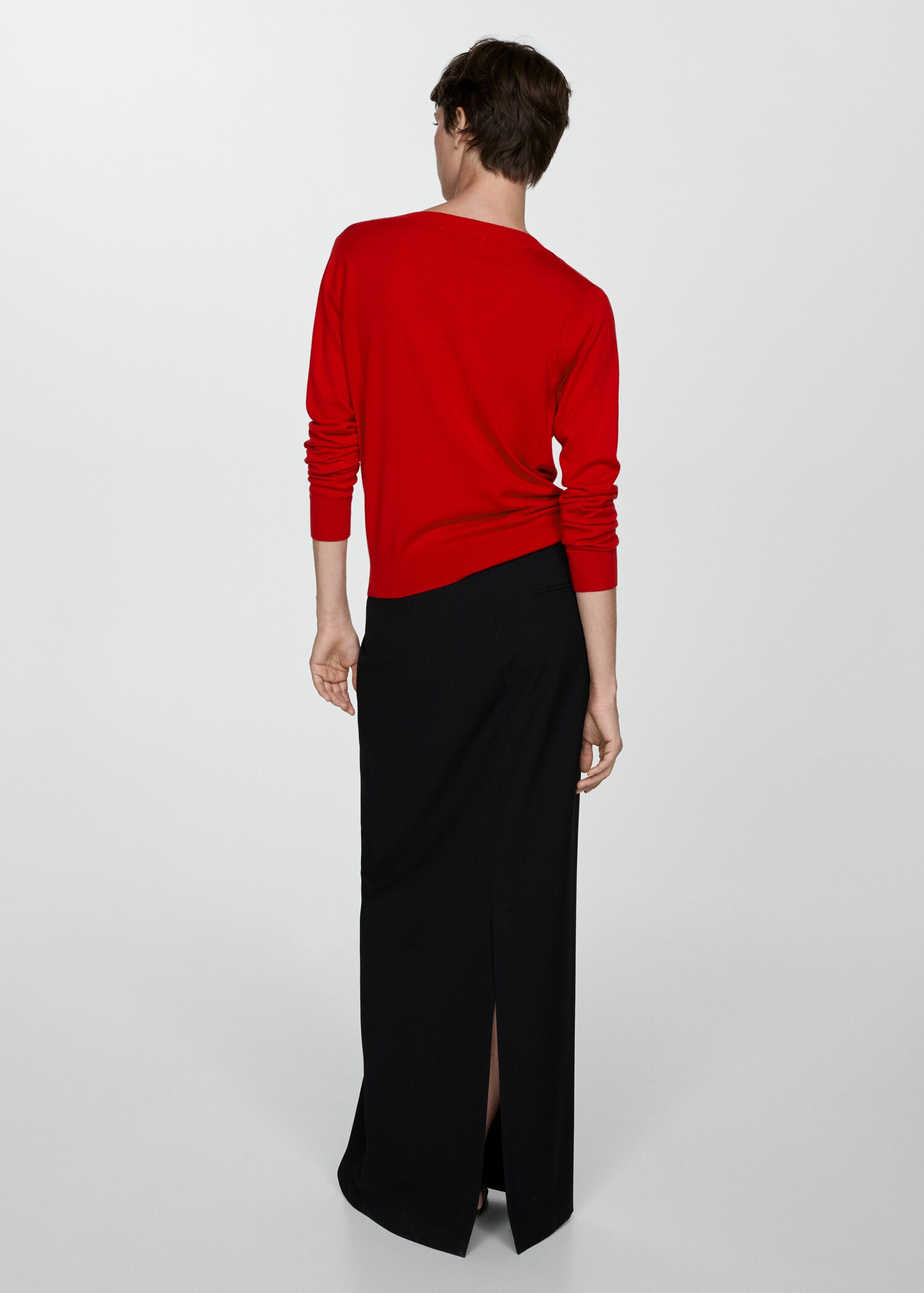 Fine-knit V-neck sweater - Reverse of the article