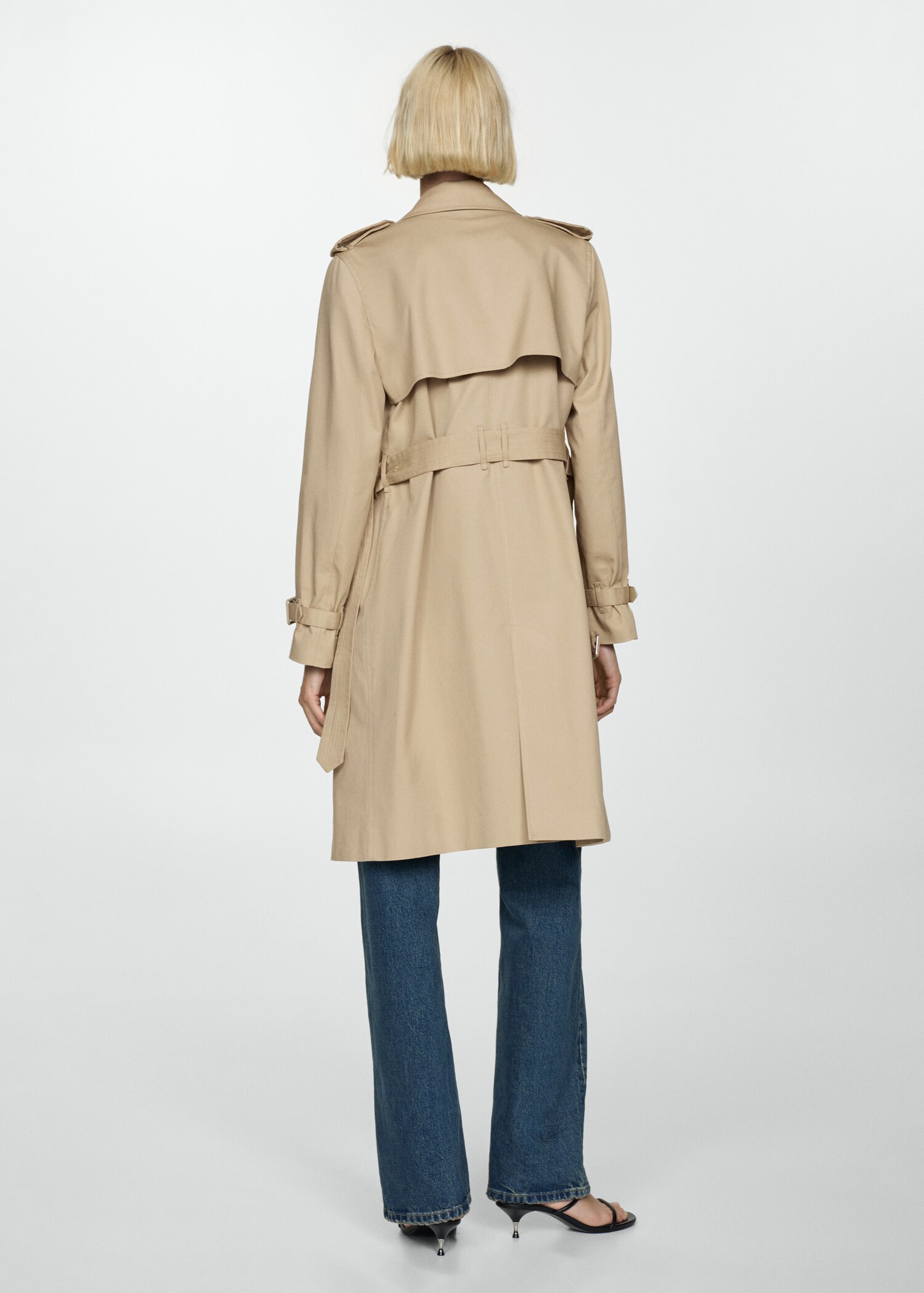 Classic trench coat with belt - Reverse of the article