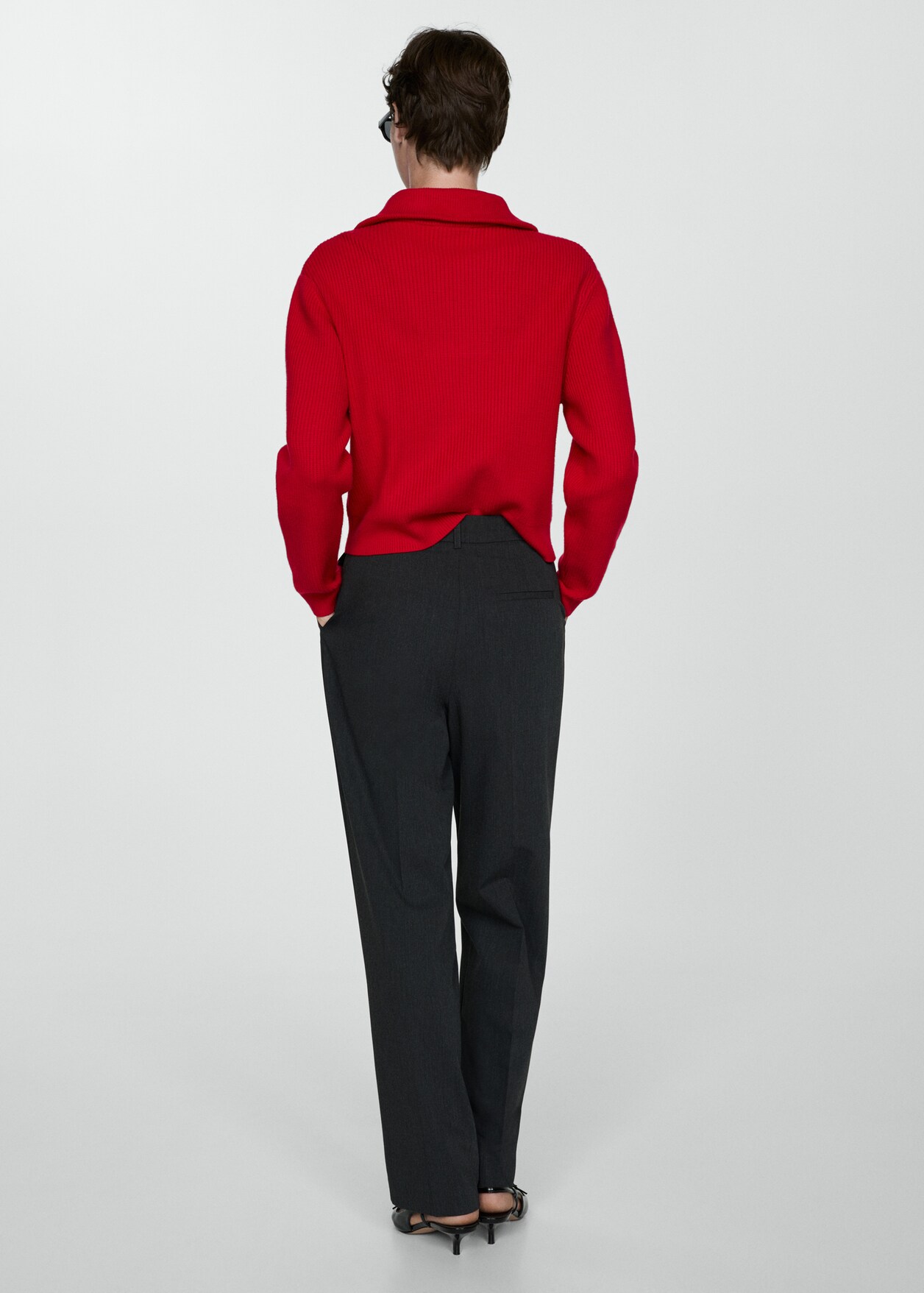 Джемпер с воротником и молнией - Женщины | MANGO Россия (Российская ...