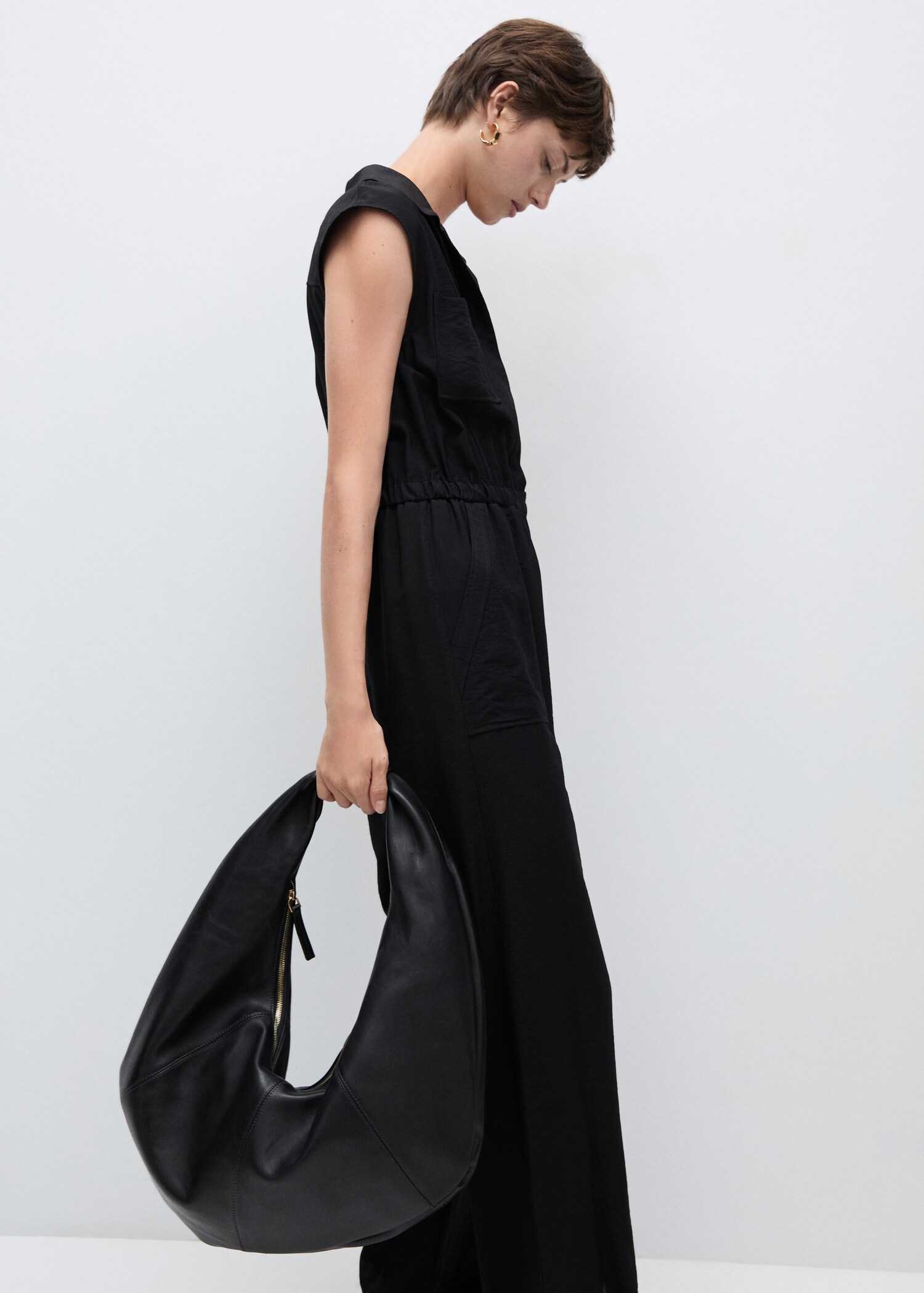 Mono bolsillos cuello camisero - Plano medio