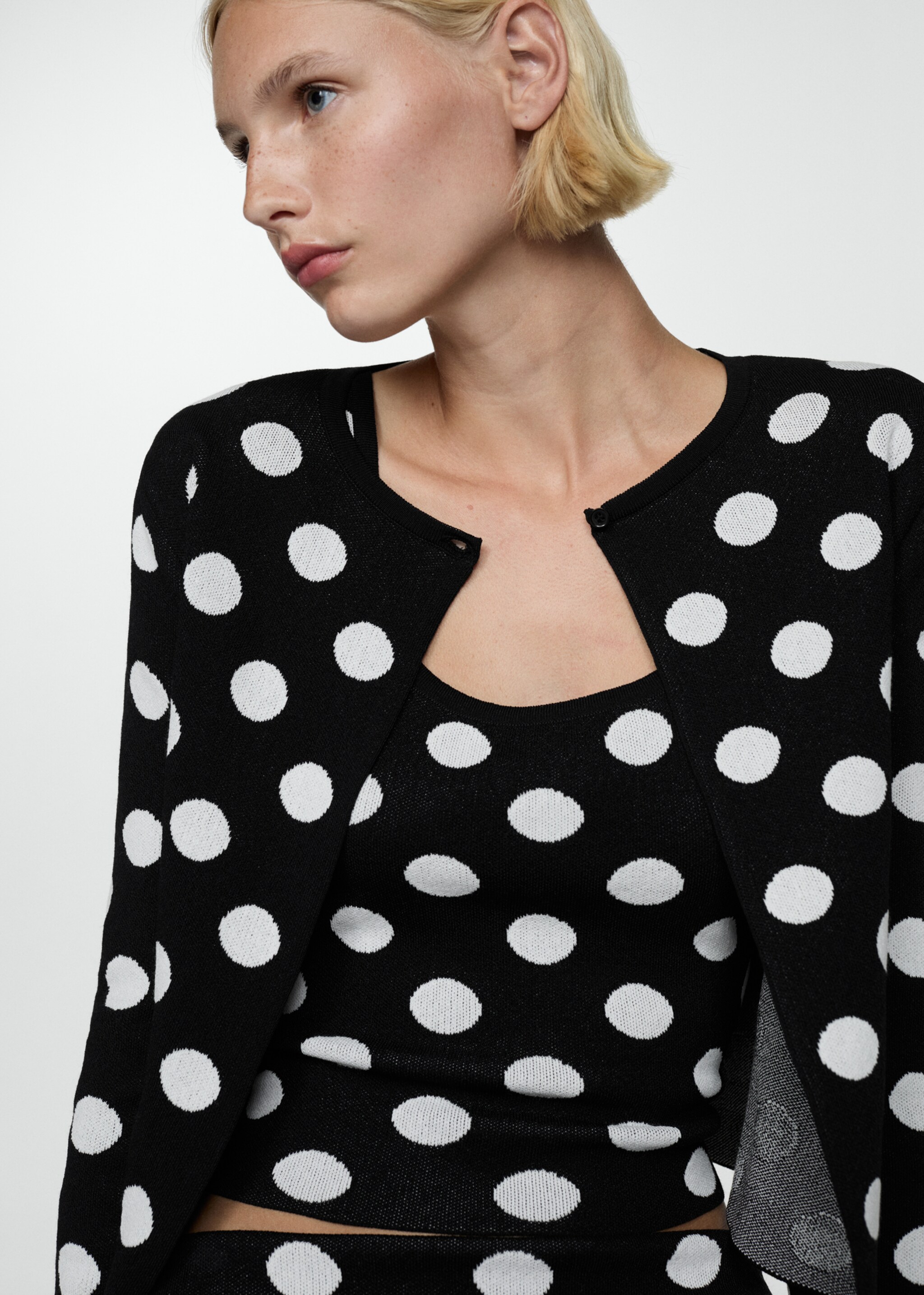 Polka-dot knitted top - Details of the article 2