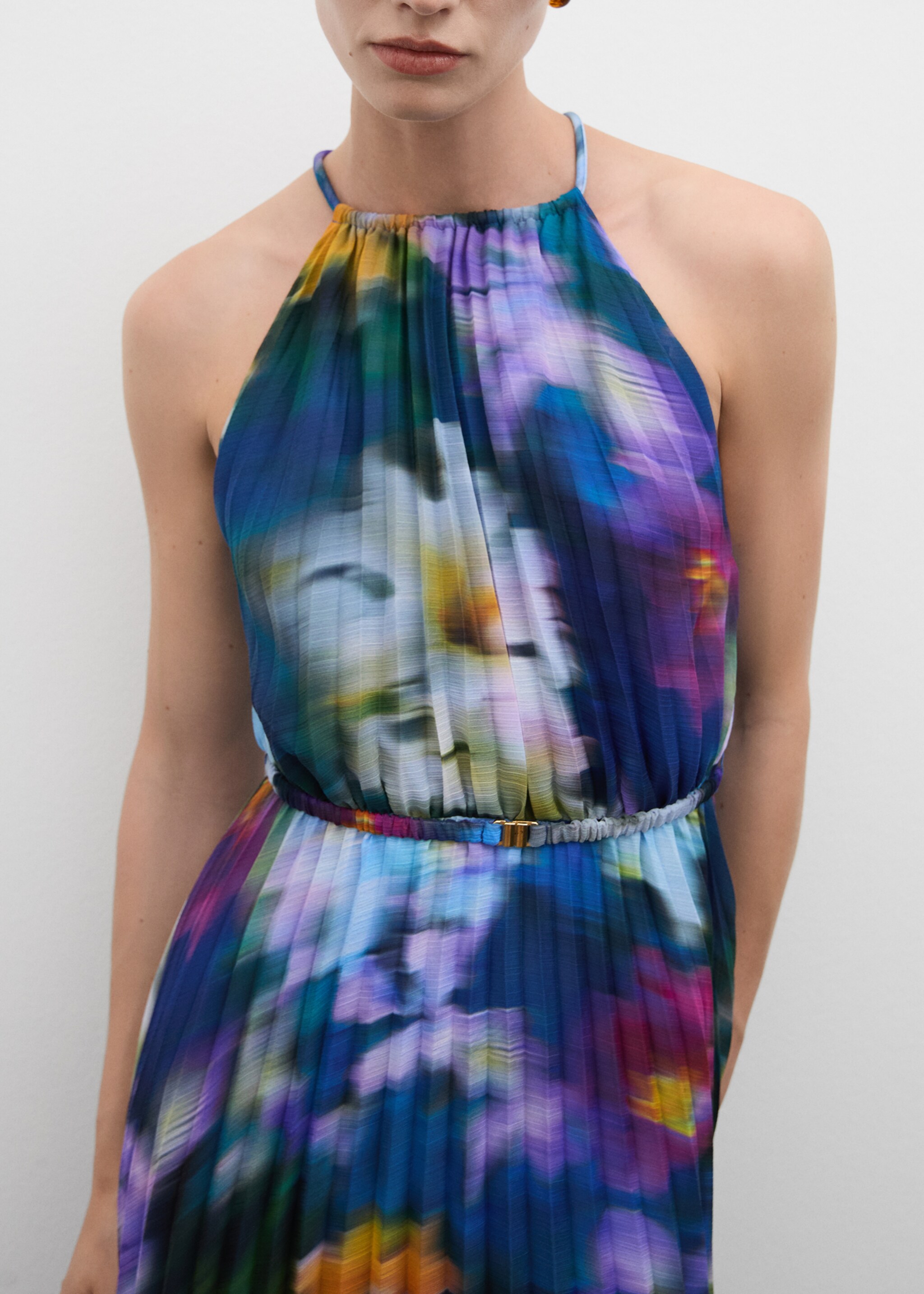 Vestido plisado estampado - Plano medio