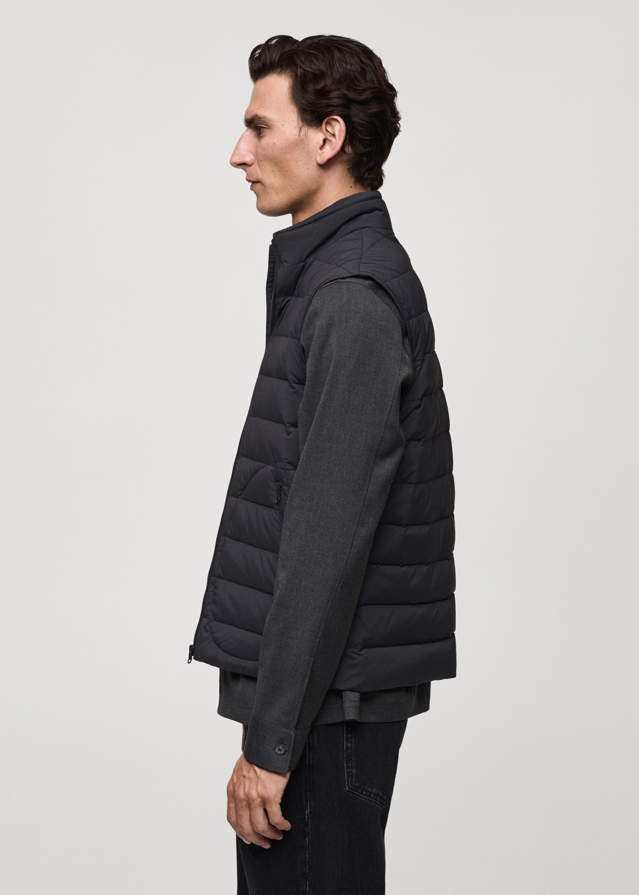 Quilted gilet with feather filling - Details of the article 2