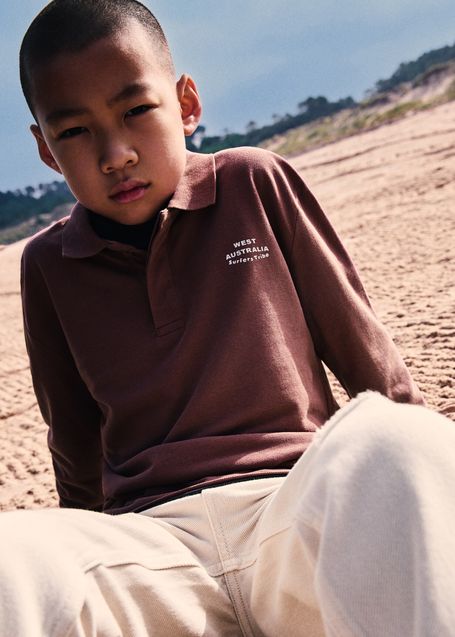 Polo shirt with embroidered detail - Details of the article 5