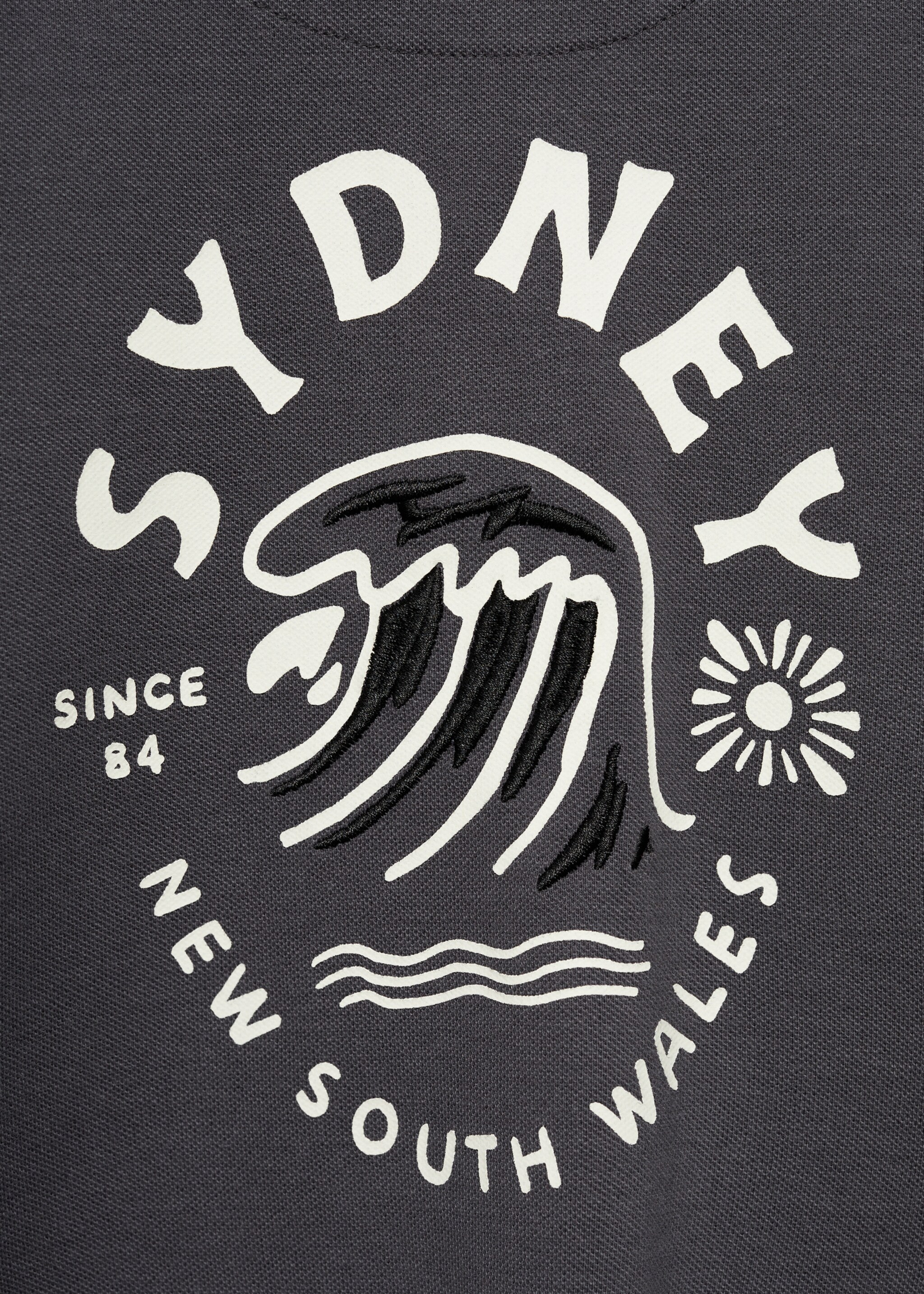 Polo détail brodé - Détail de l'article 0, Gris anthracite. Ref: 77054764-00.