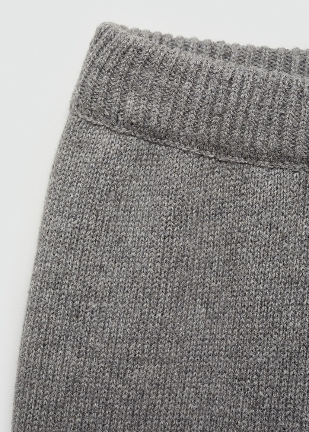 Knit jogger style trousers