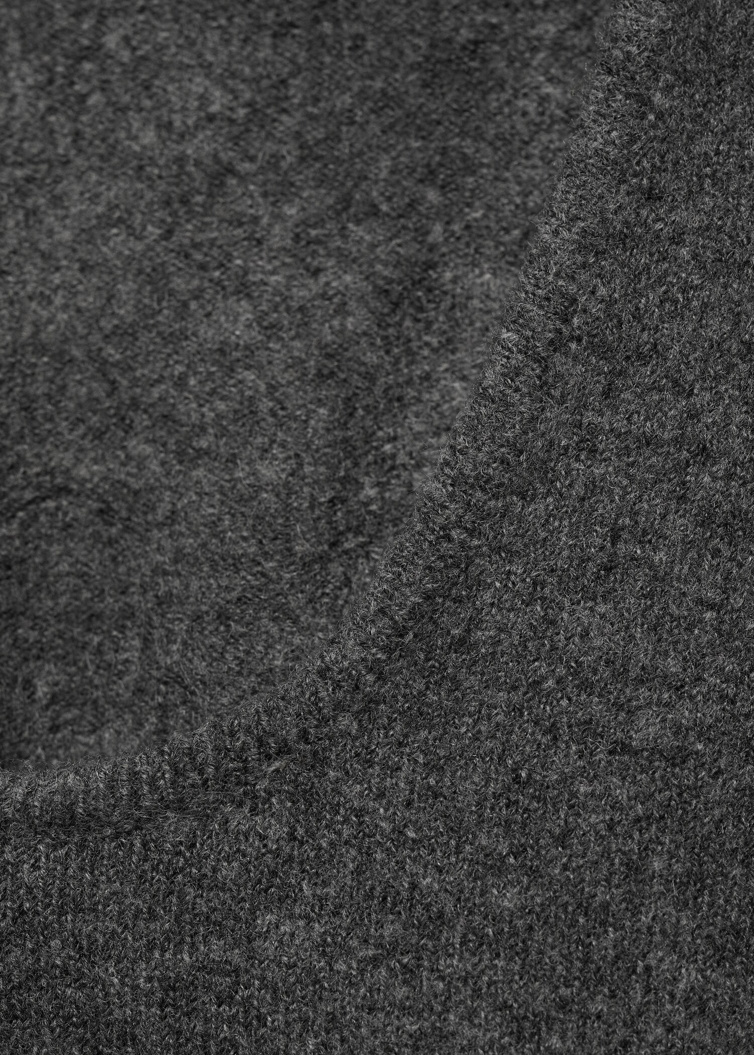 Back vent sweater - Details of the article 8