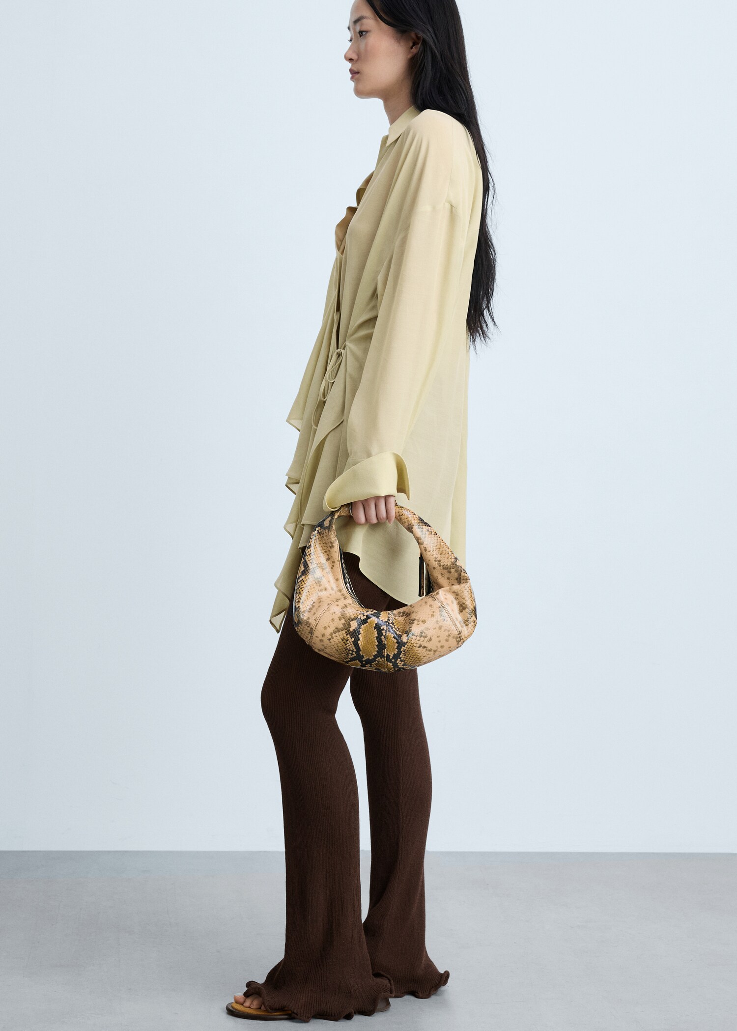 Flared knitted trousers - Details of the article 2