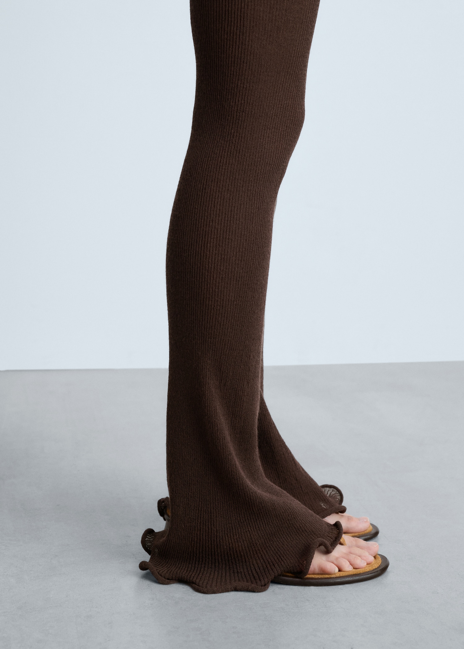 Flared knitted trousers - Details of the article 6