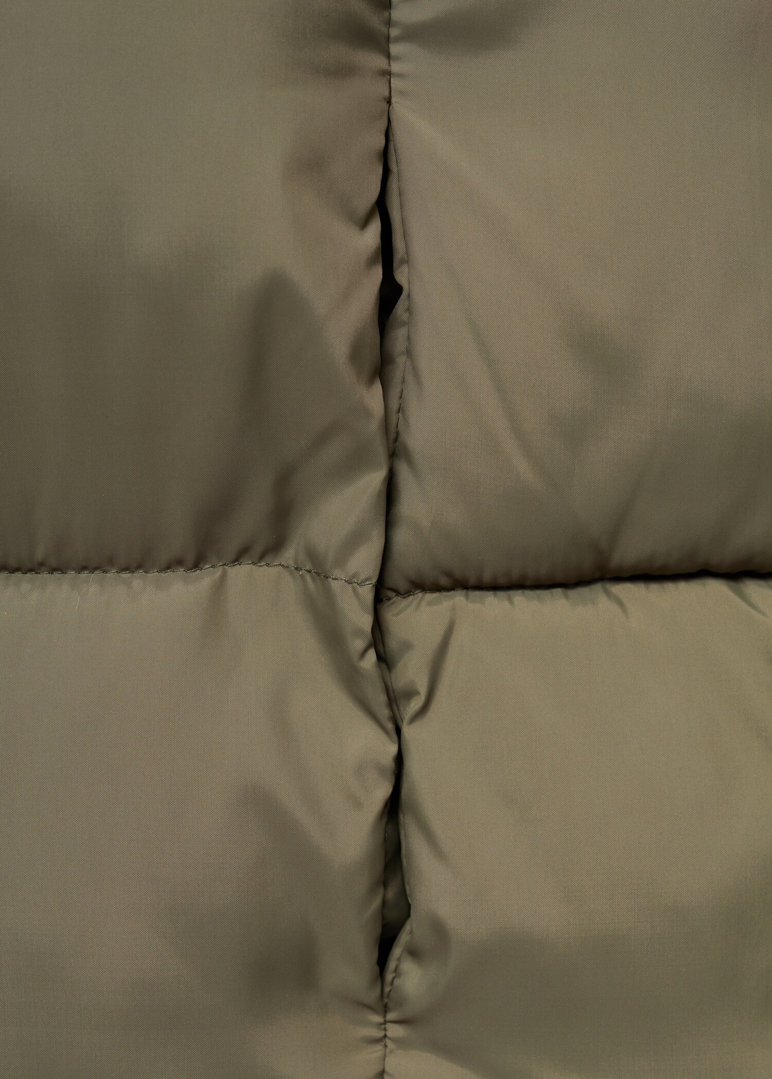 Gilet matelassé à capuche - Détail de l'article 0