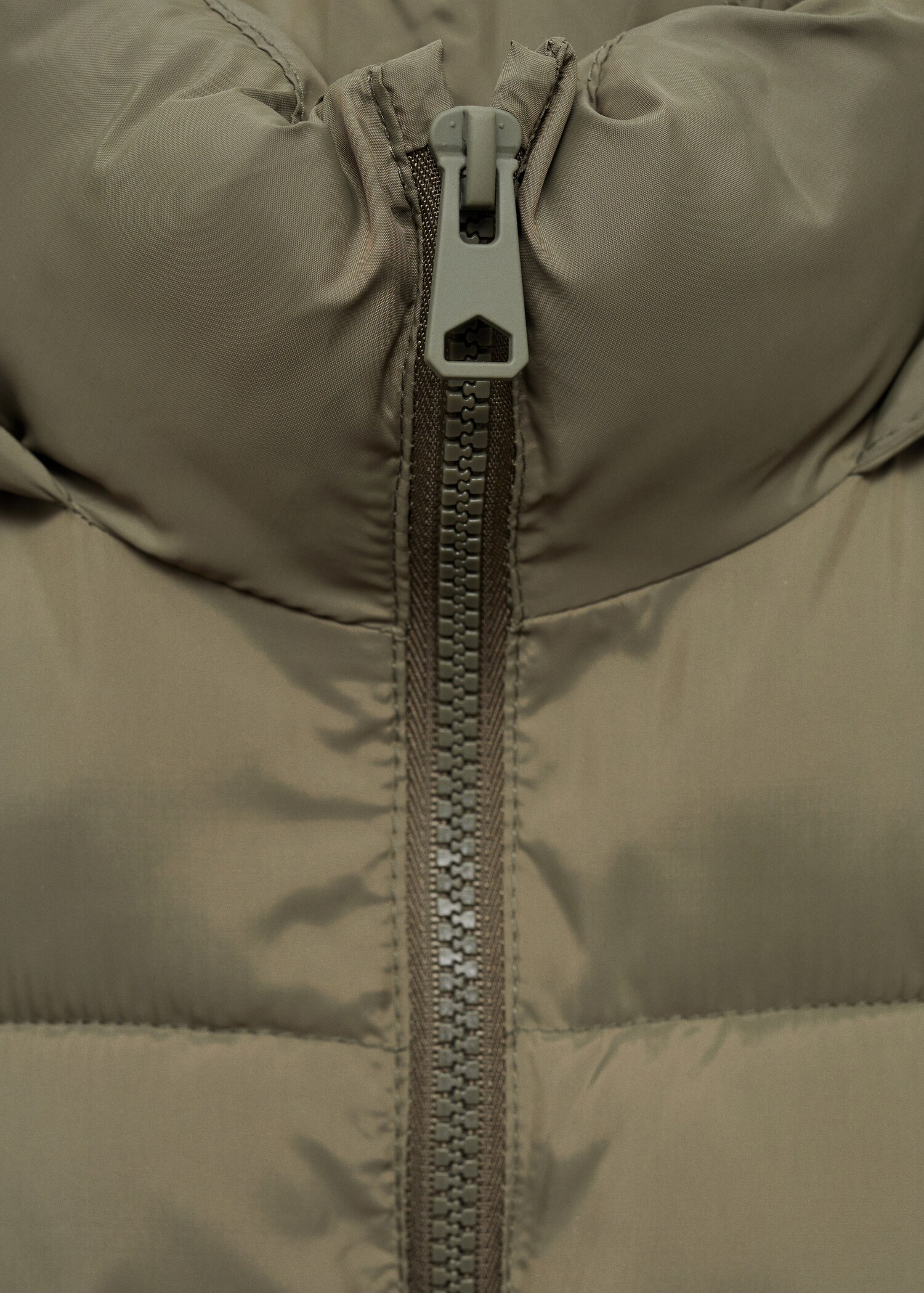 Gilet matelassé à capuche - Détail de l'article 8