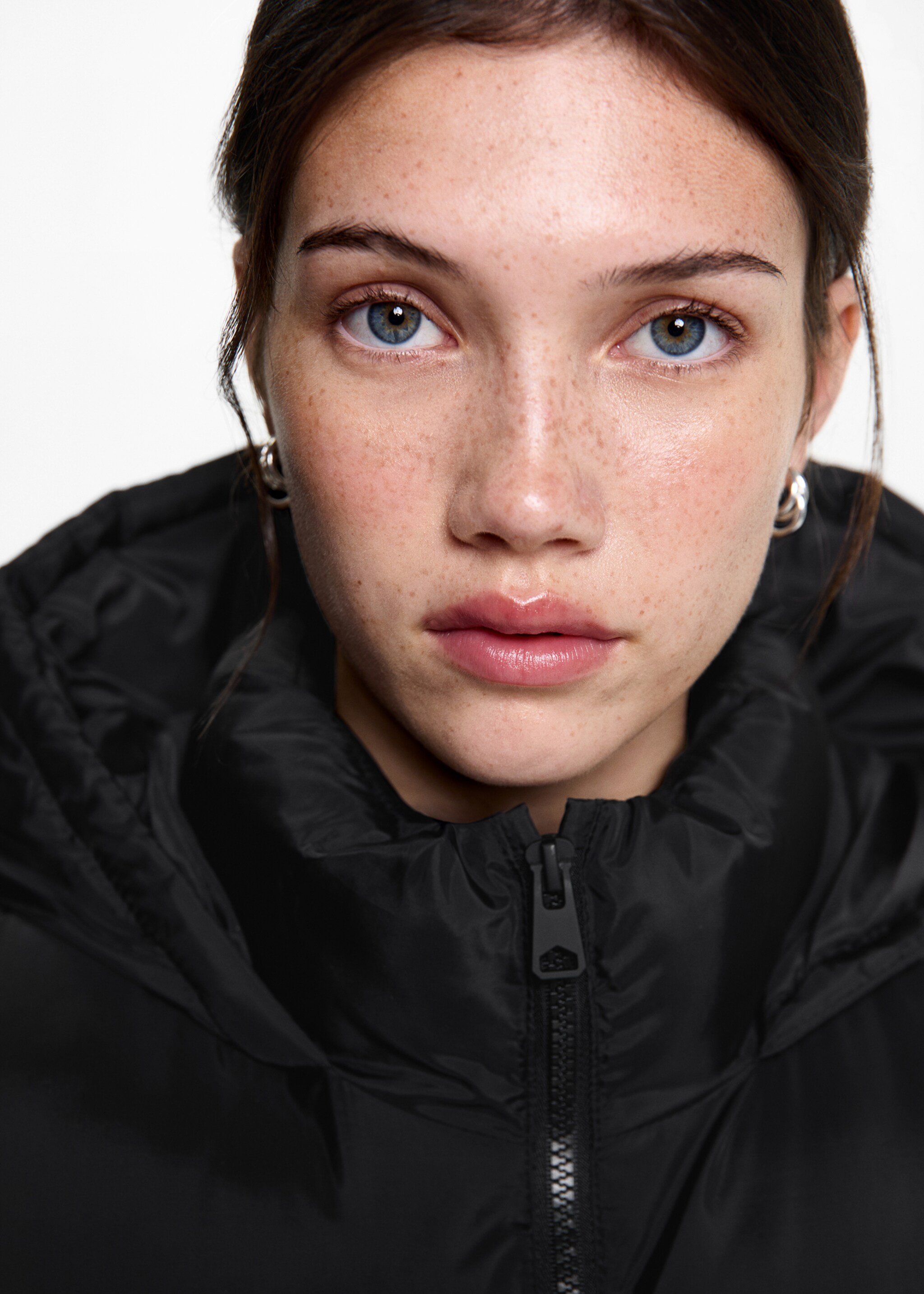 Quilted gilet with hood - Details of the article 1