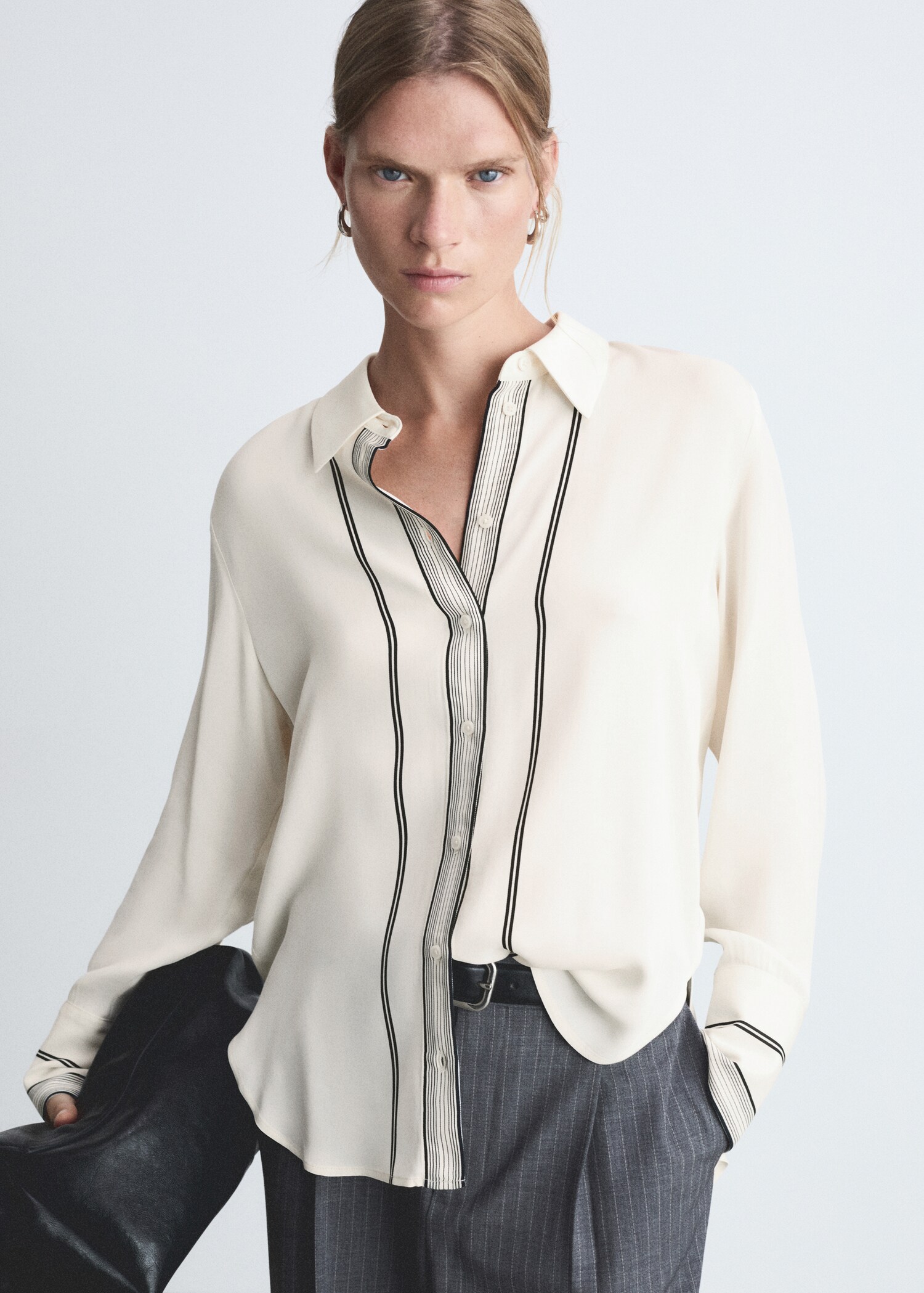 Shirt with contrasting details - Medium plane