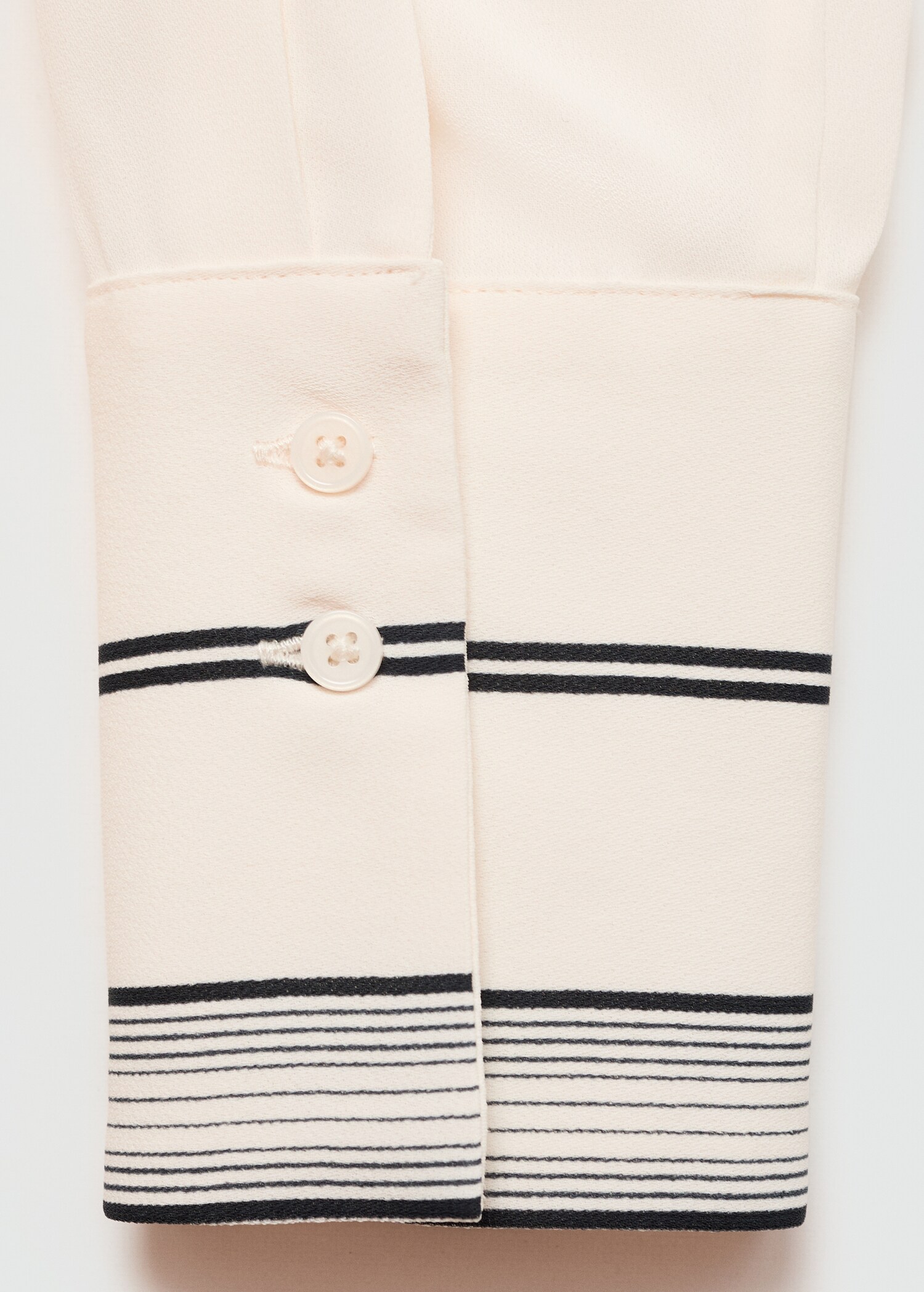 Shirt with contrasting details - Details of the article 0