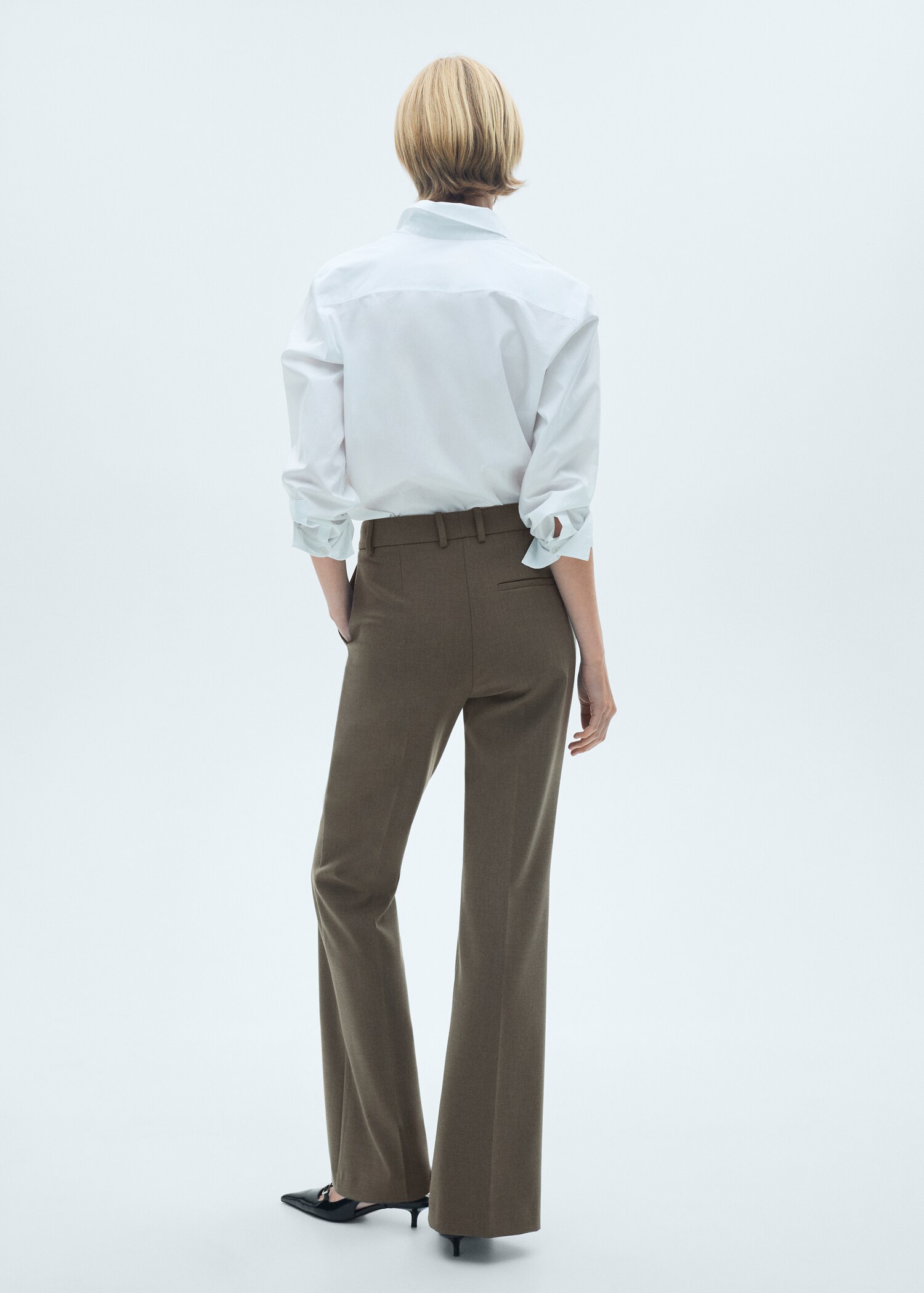 Pantalón flare bolsillos - Reverso del artículo