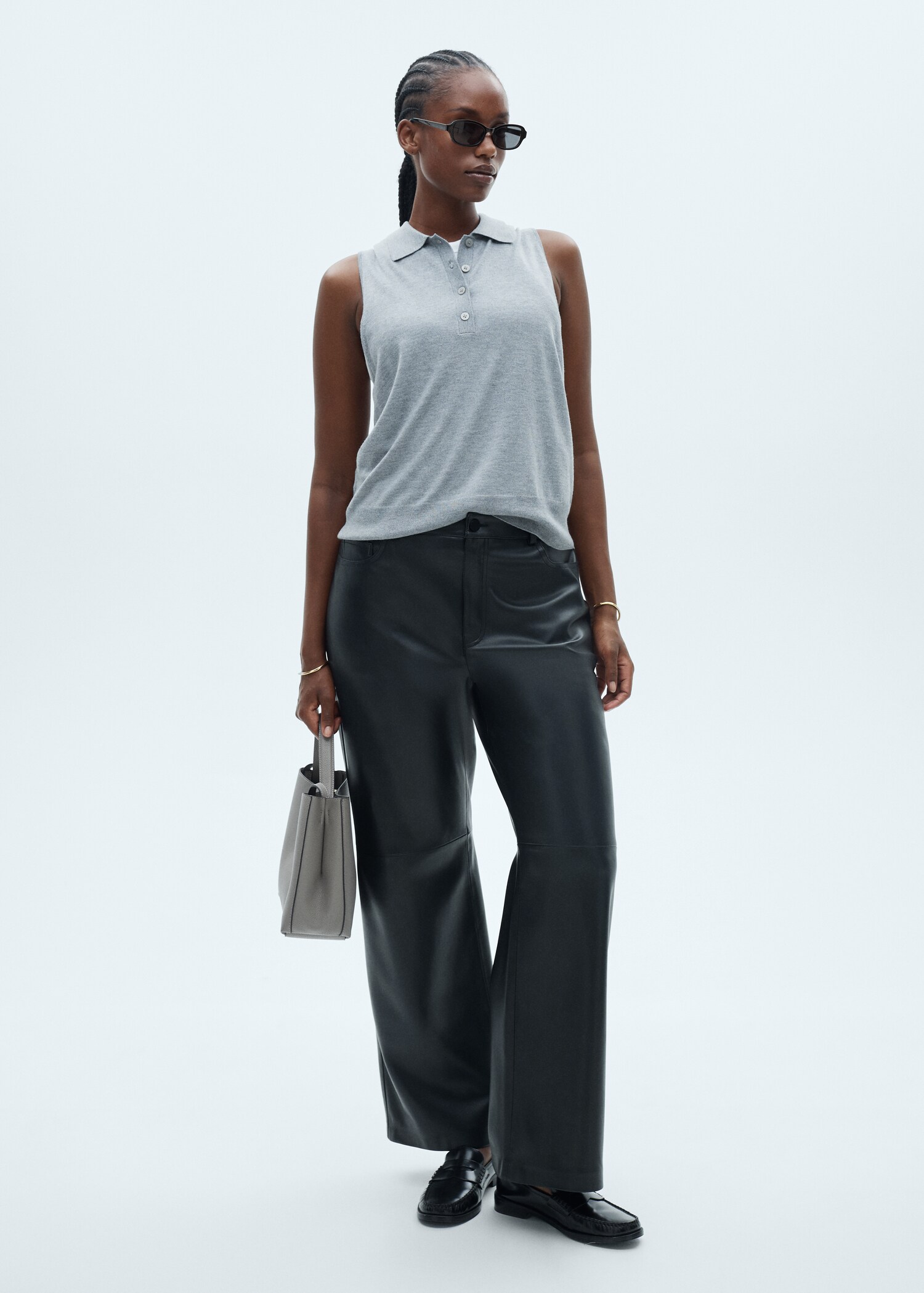 Mid-rise leather effect trousers - Details of the article 3