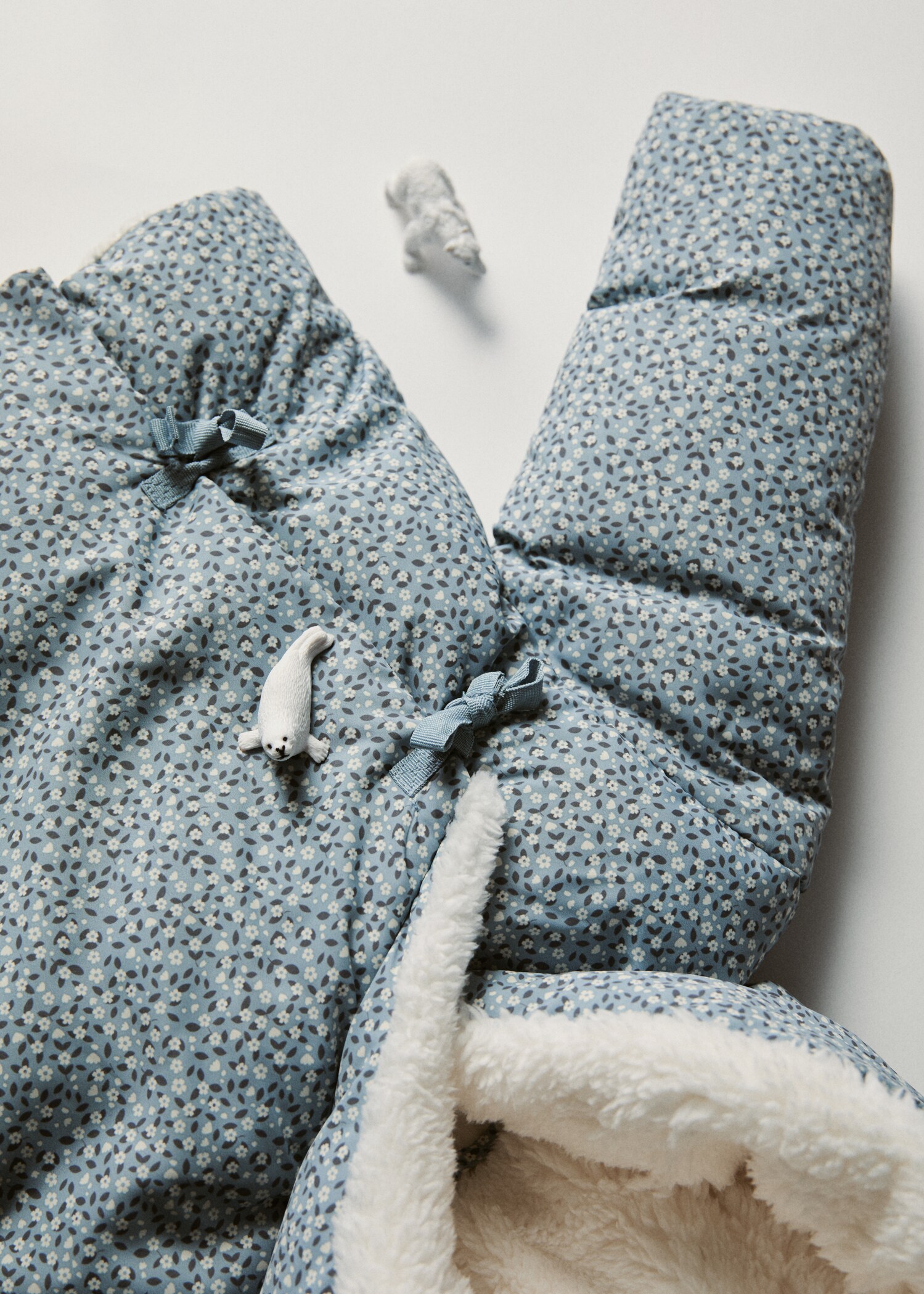Fur-effect floral-print anorak - Details of the article 5