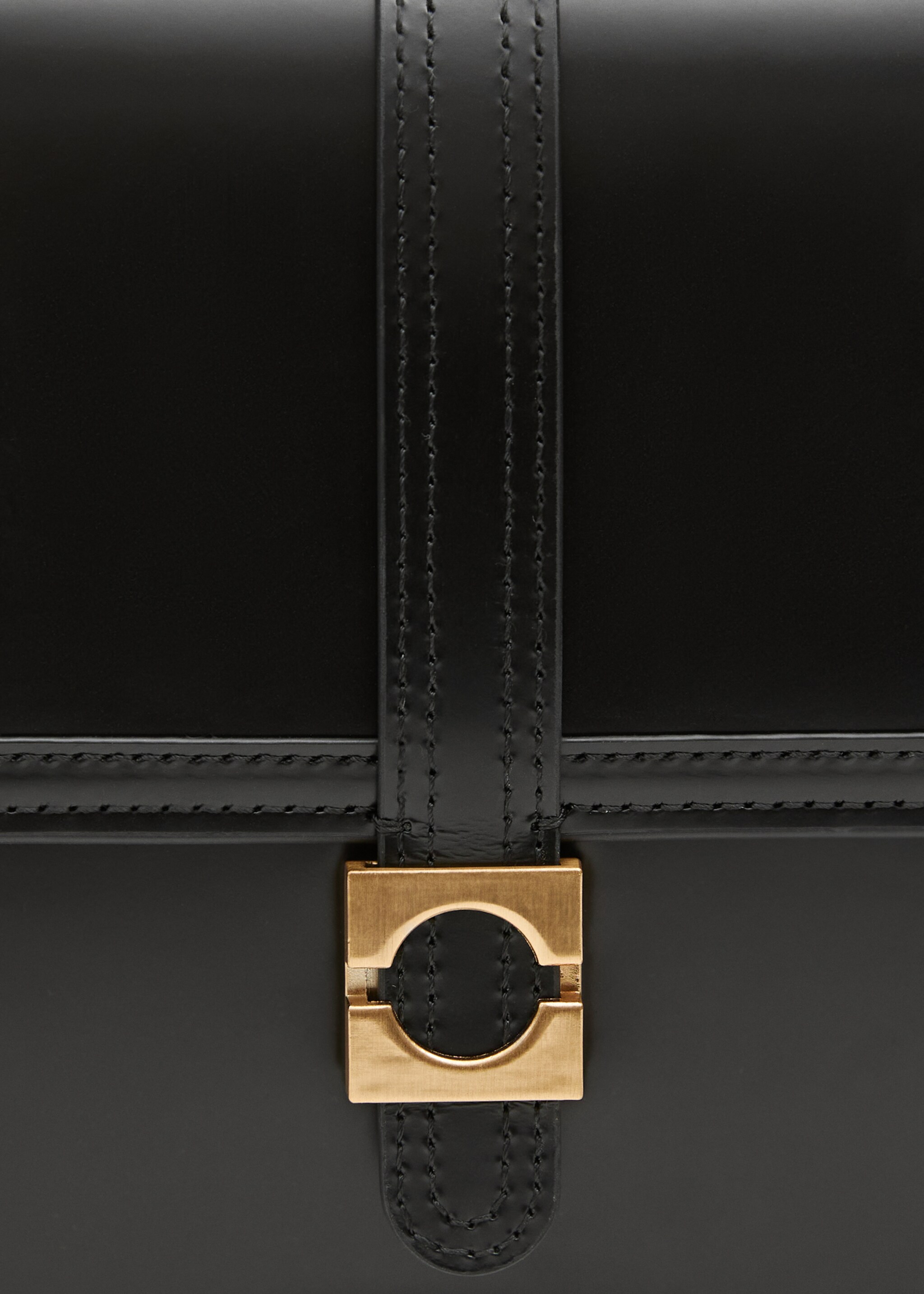 100% leather flap bag - Details of the article 1