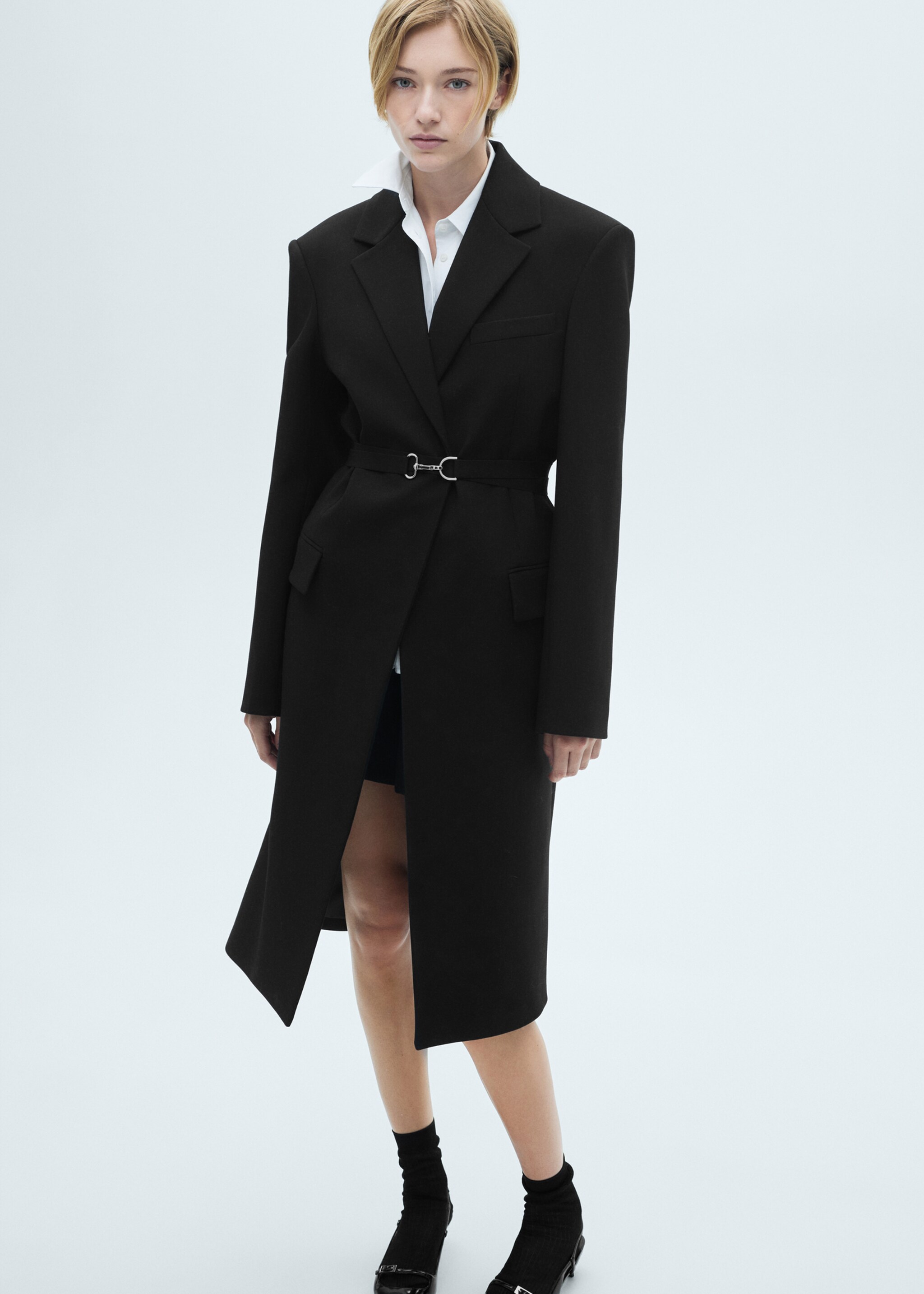 Manteau structuré double tissu ceinture - Plan moyen