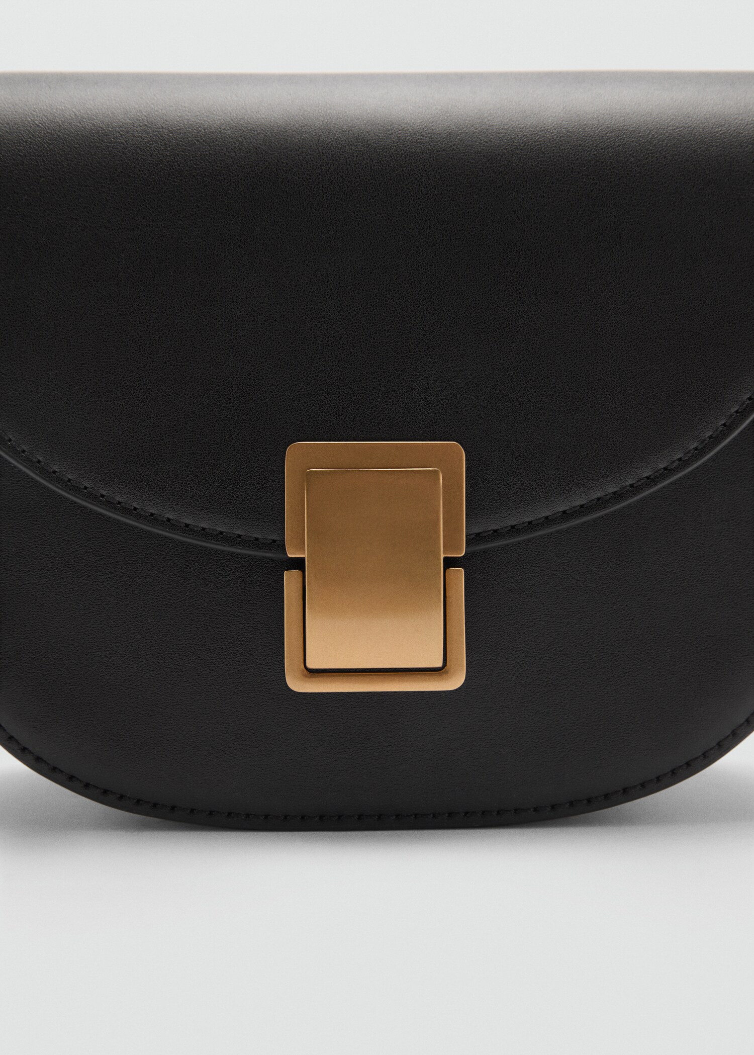 Crossbody bag with metal closure - Details of the article 2