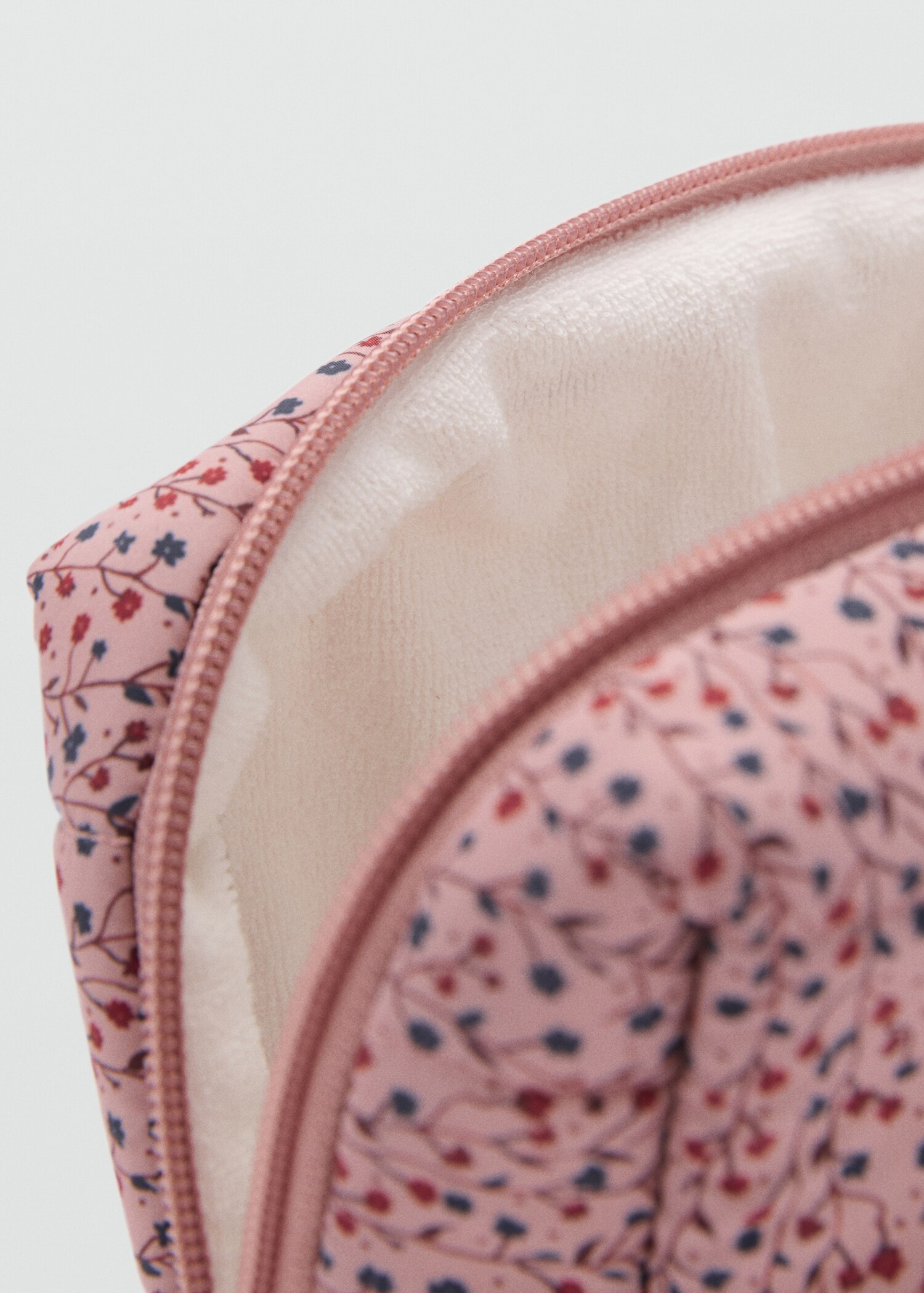Quilted printed toiletry bag - Details of the article 1