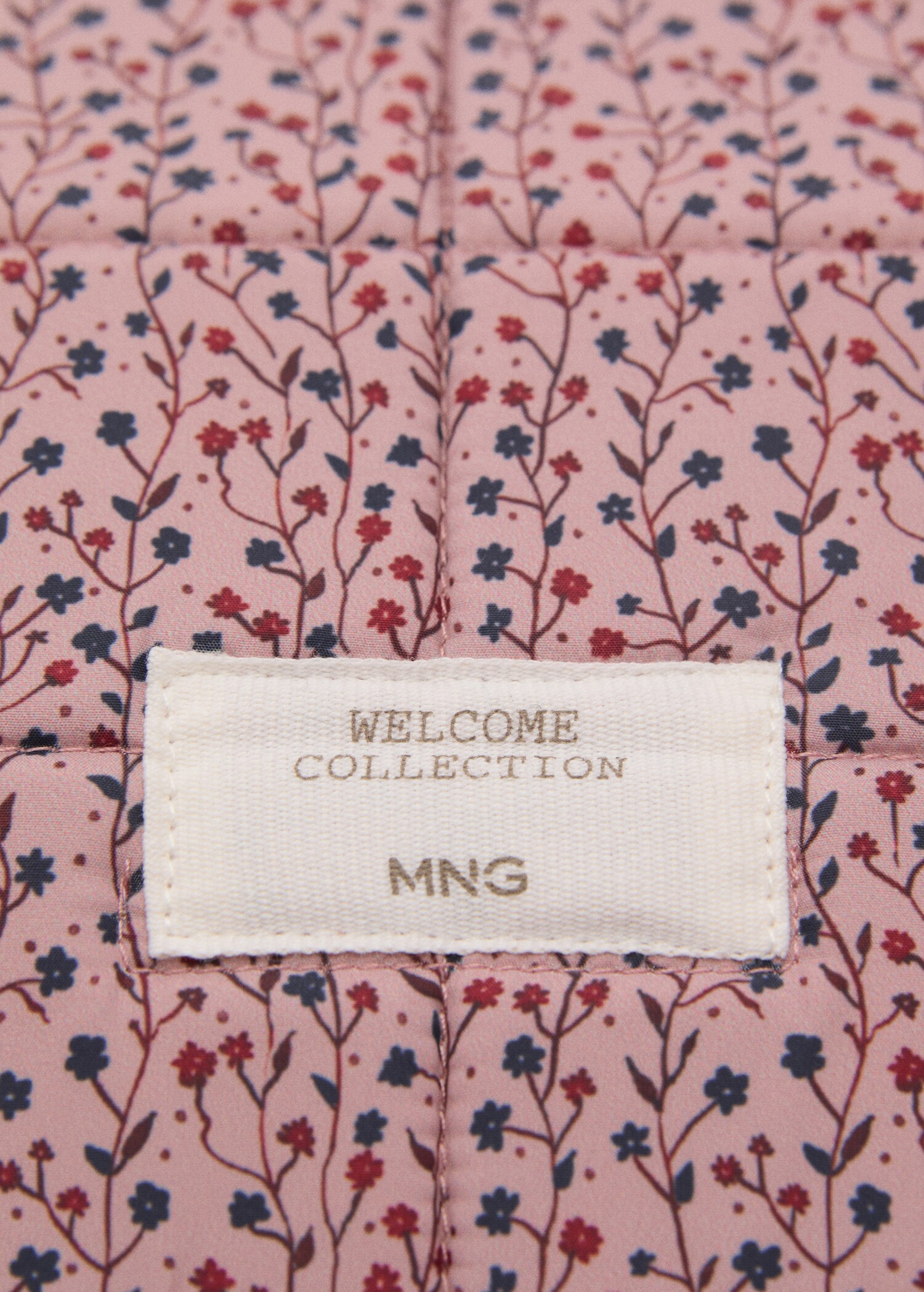 Quilted printed toiletry bag - Details of the article 2