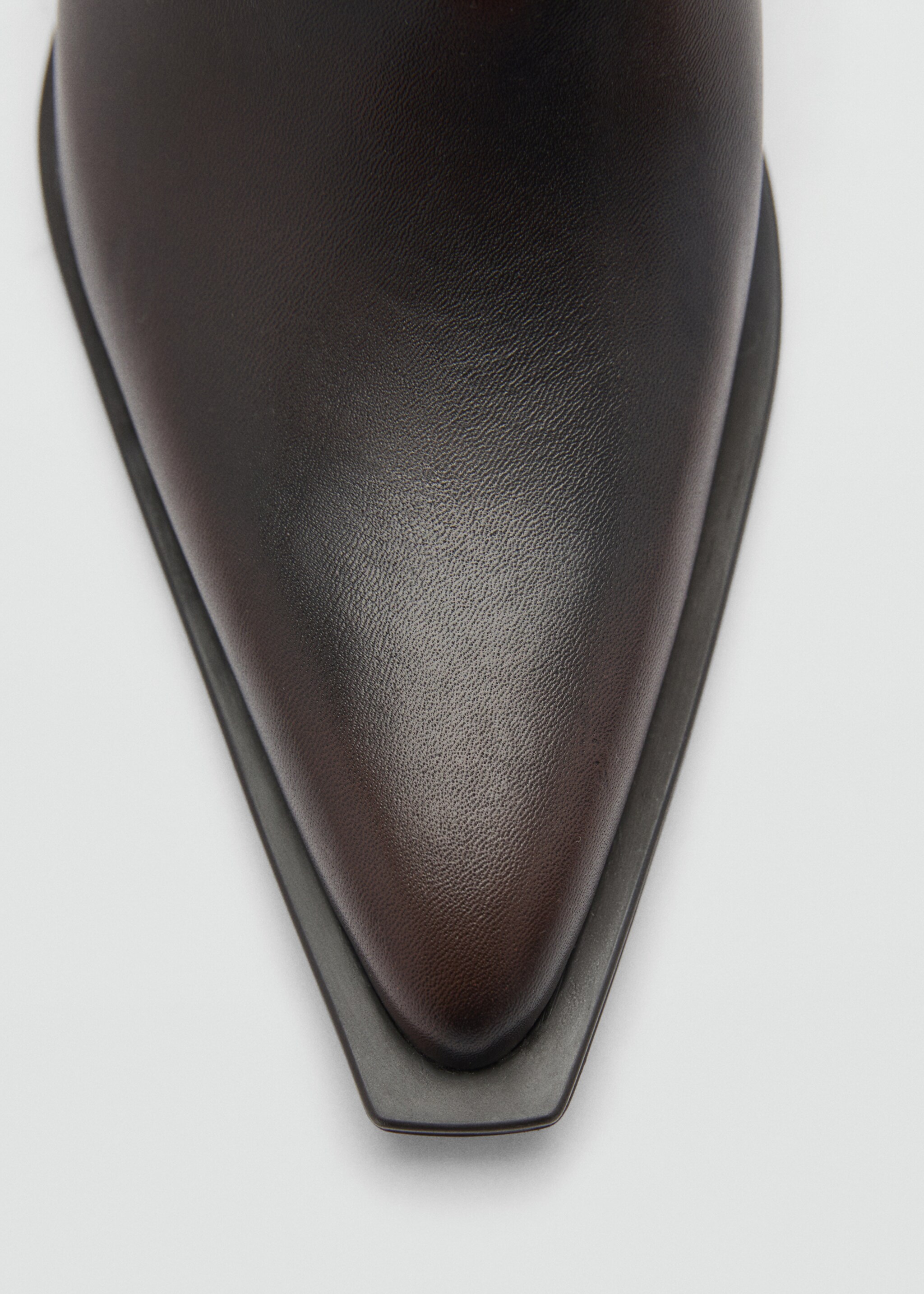Leather ankle boots with block heel - Details of the article 1