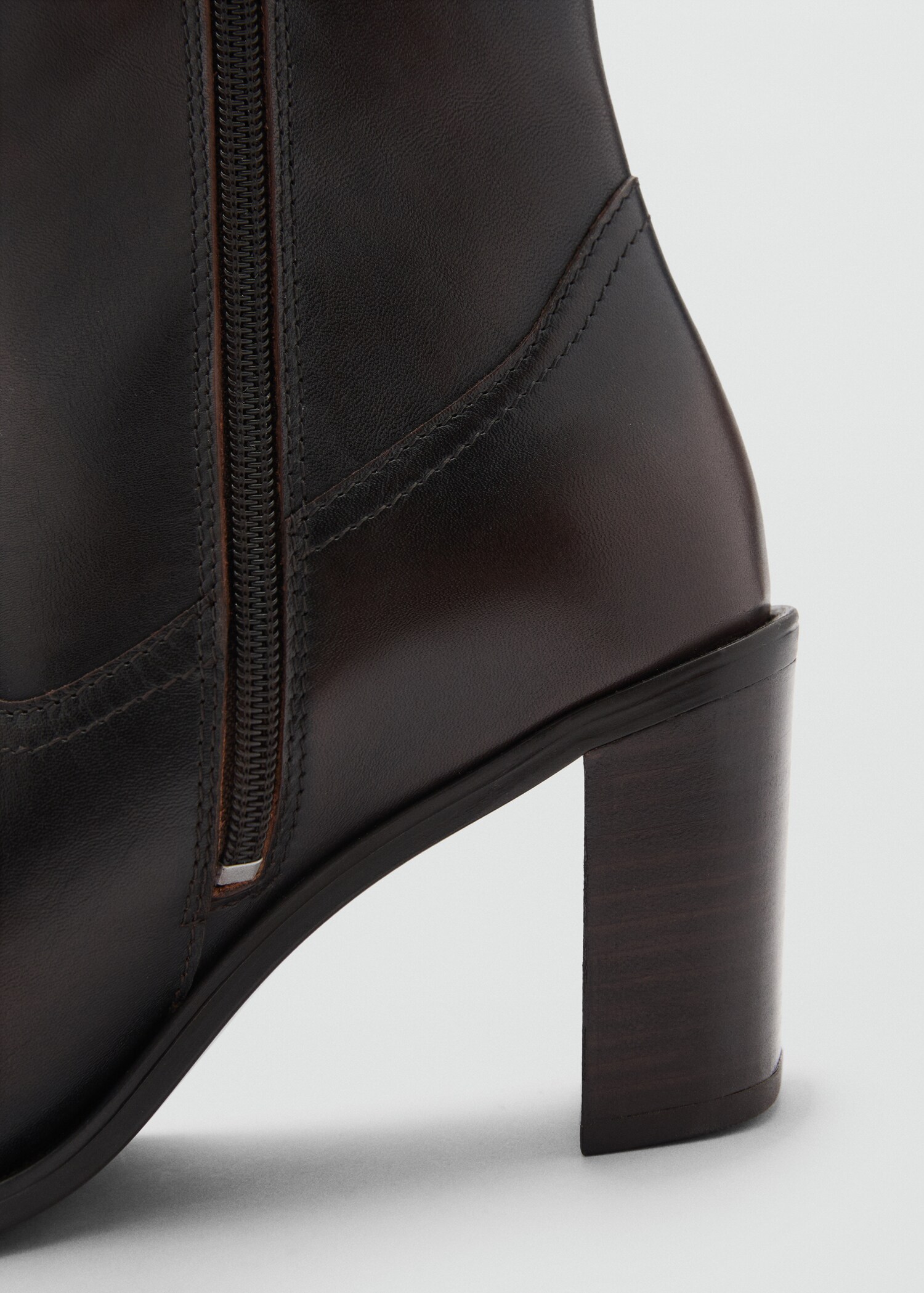 Lederstiefelette mit Blockabsatz - Detail des Artikels 2