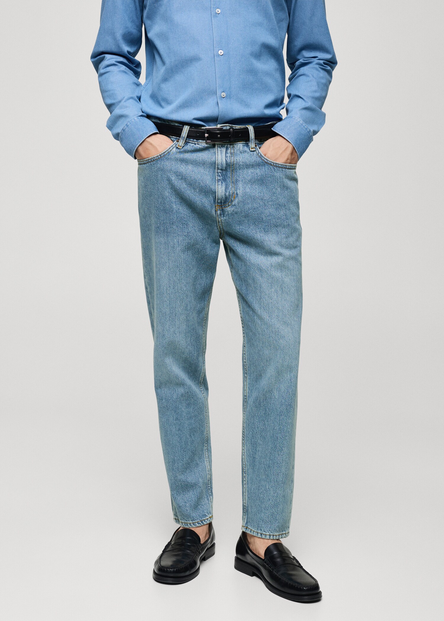 Tapered-fit jeans met lichte wassing - Middenvlak