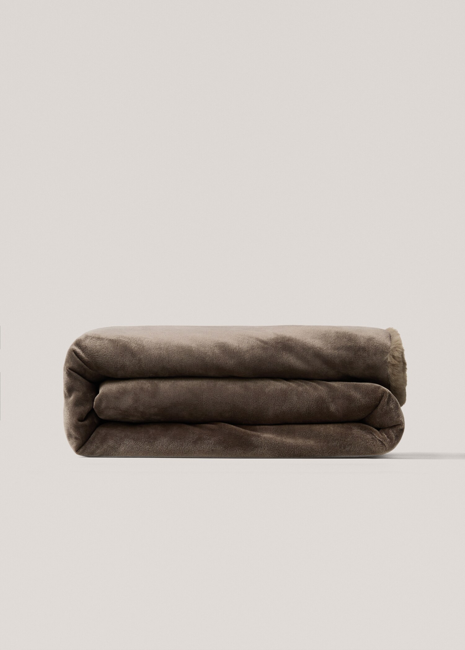 Fur-effect effect blanket 130x180cm - Details of the article 1