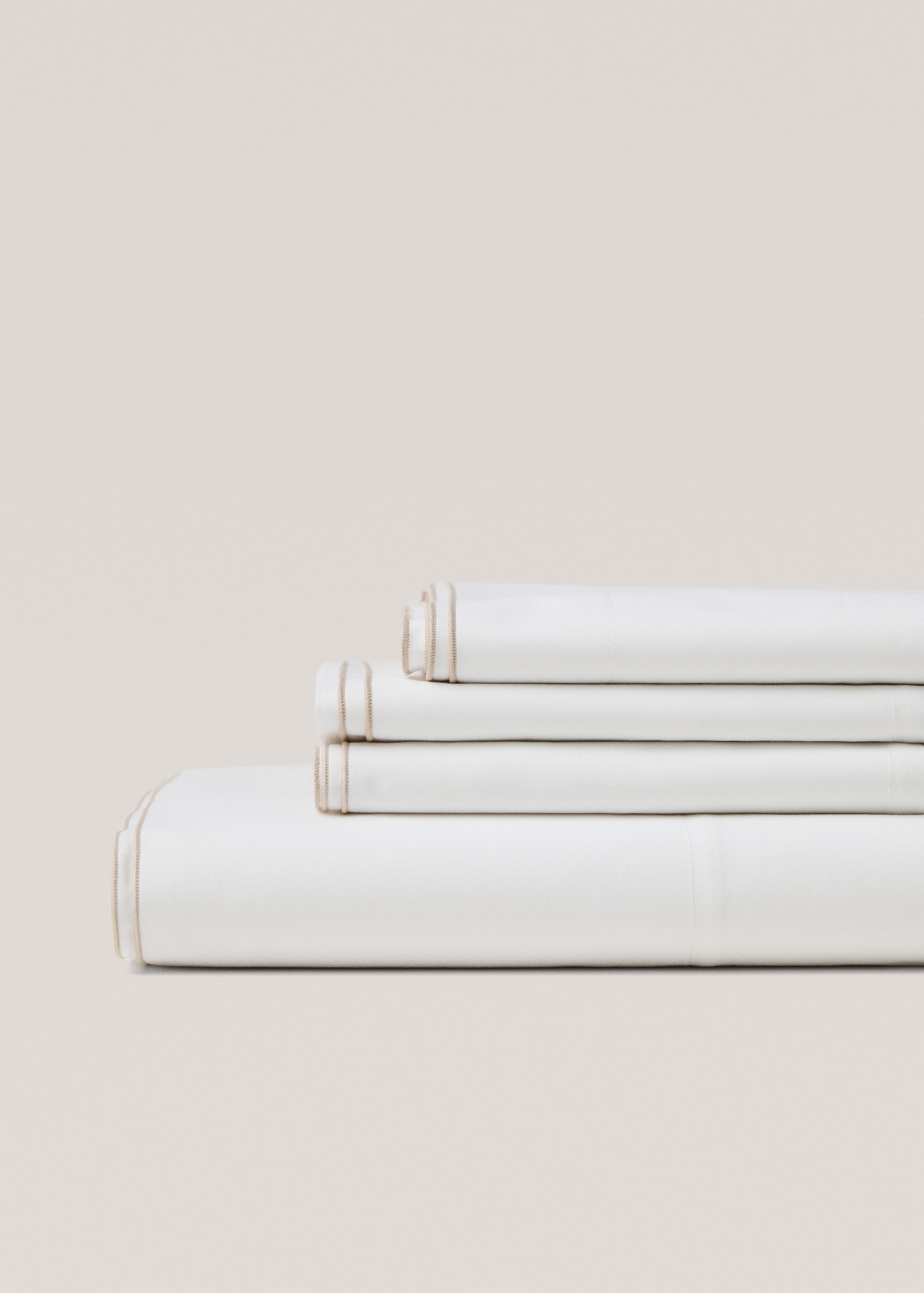 Overlaken med brodert kant, seng 90 cm - Halvtotal bildeutsnitt