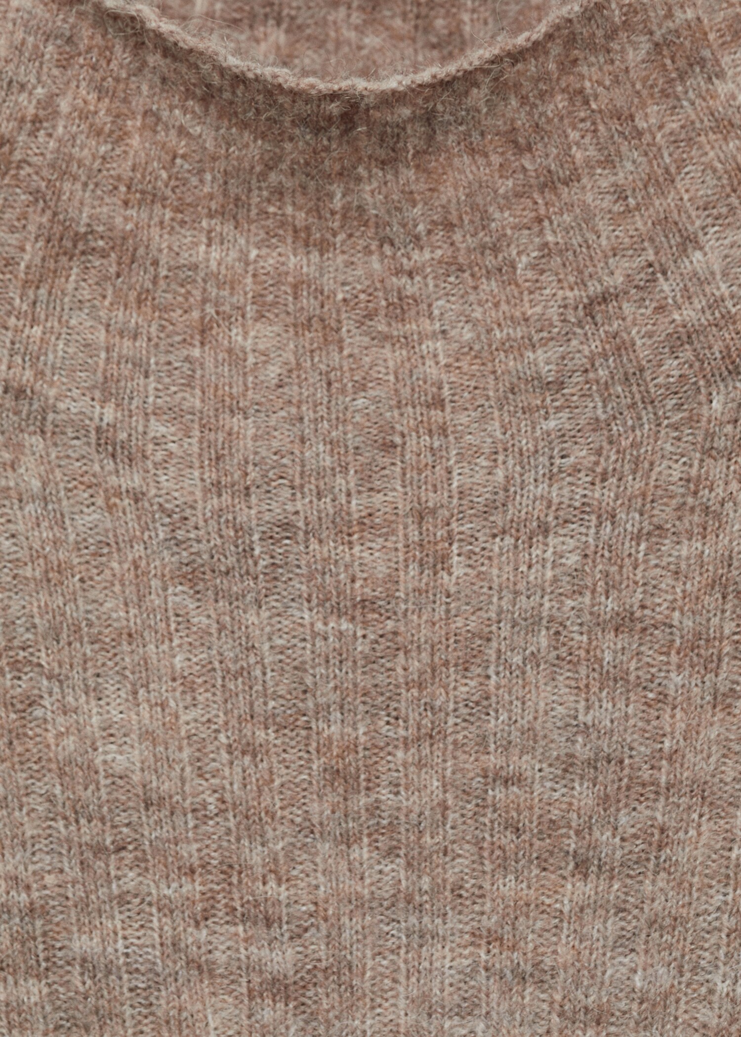 Ribbed knit dress with opening - Details of the article 8