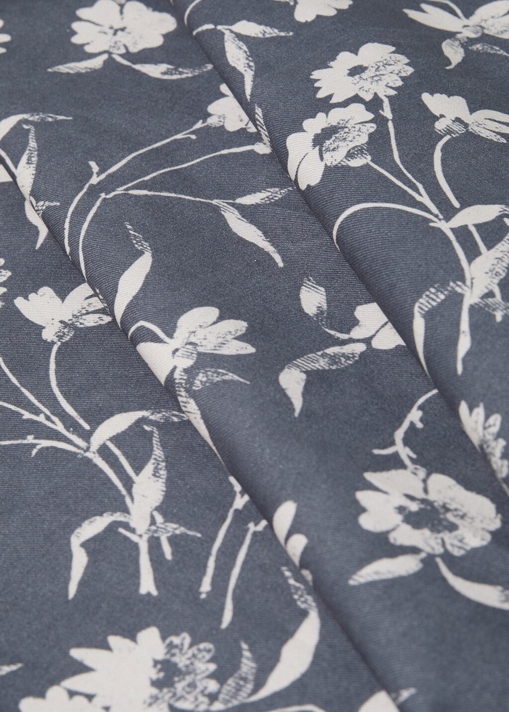 Cotton twill tablecloth flowers 150x250cm Home MANGO United Kingdom